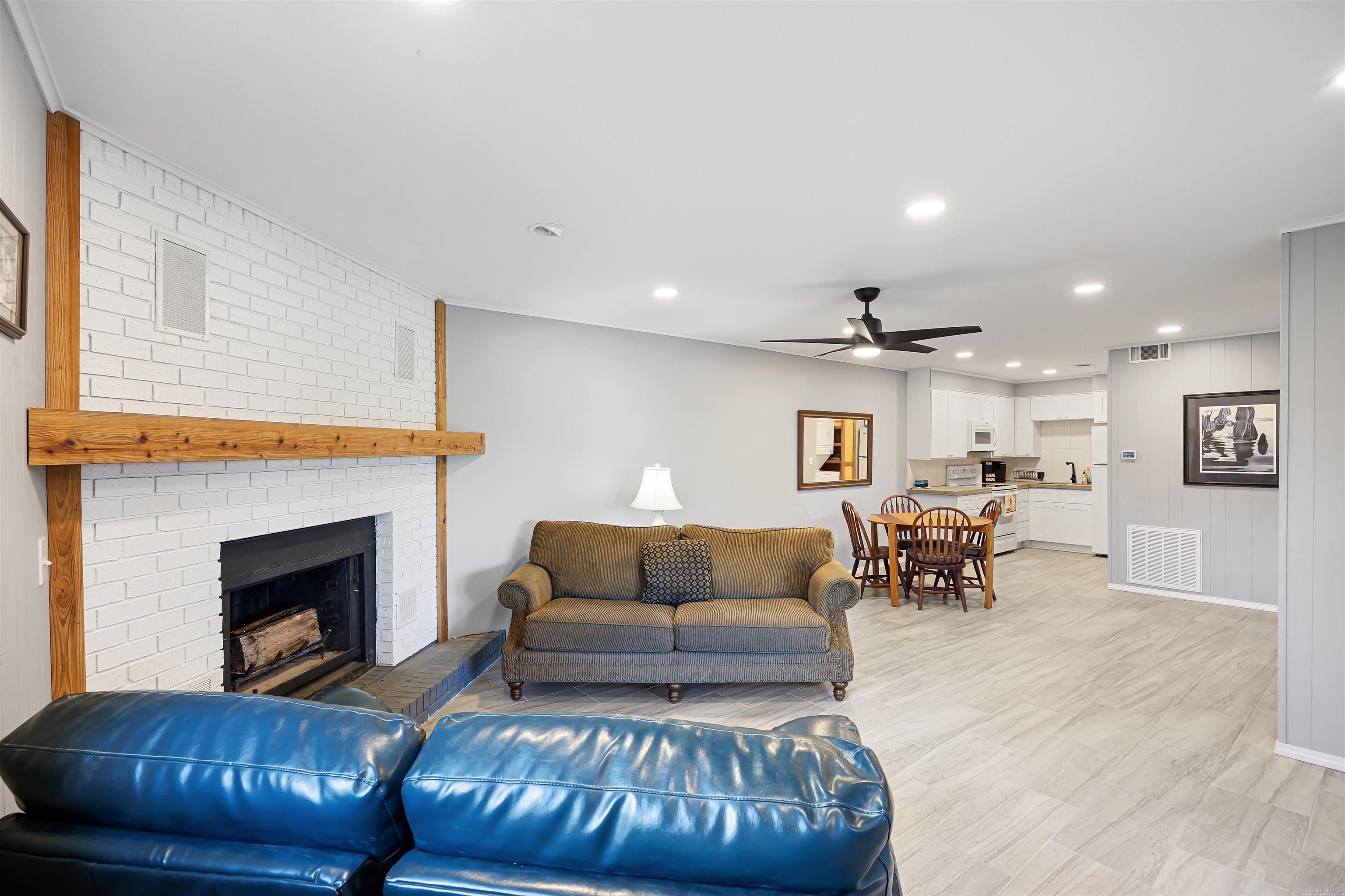 170 Ridge Road Houston, AR 72720-70