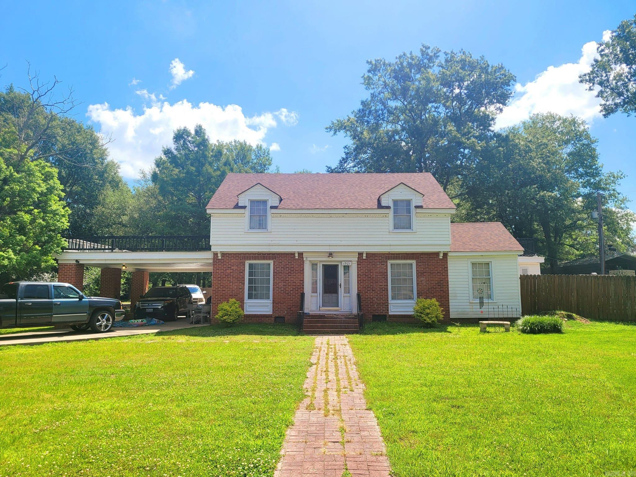 1501  Red Bud Ln  Stuttgart, AR