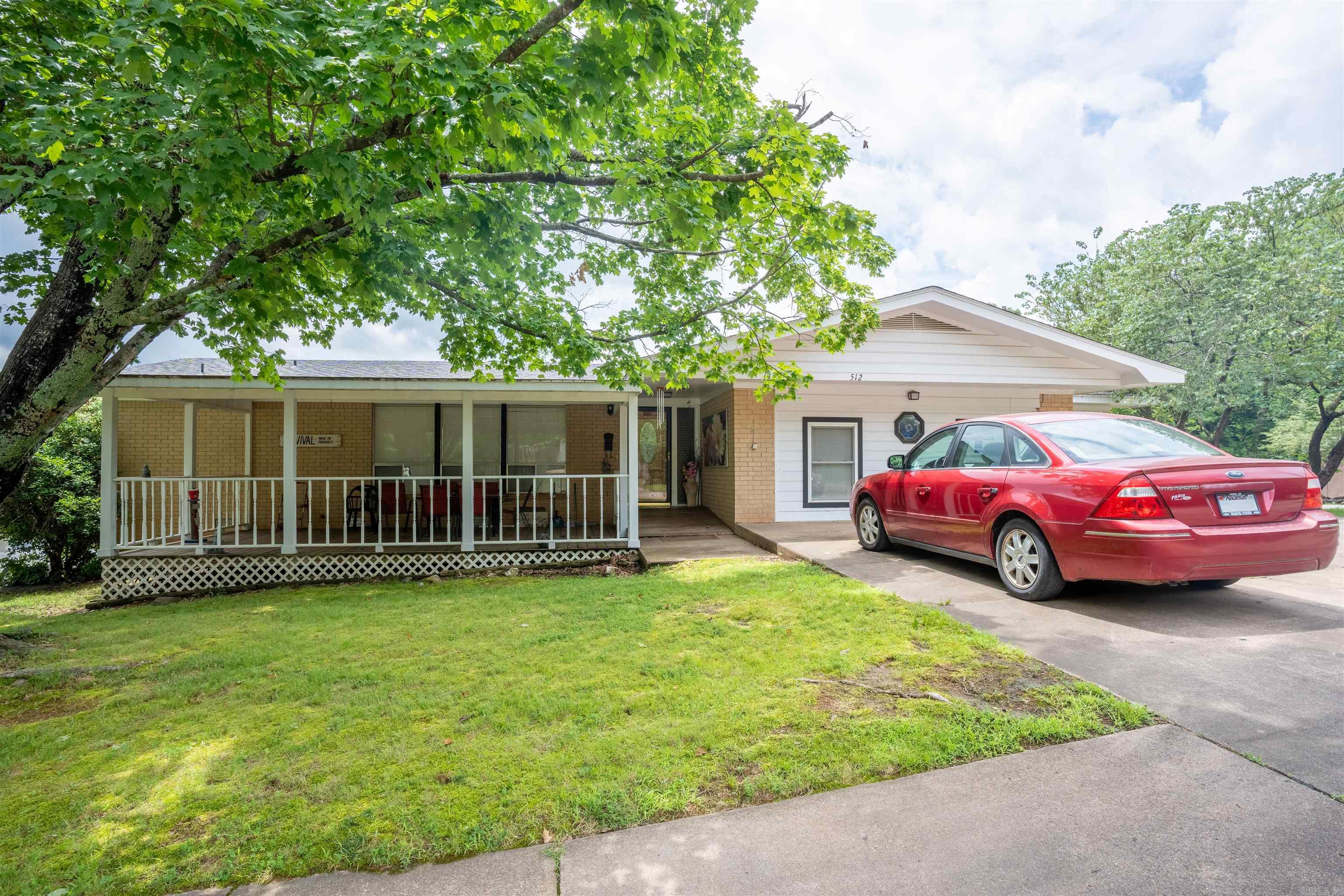 512 N Express  Paris, AR