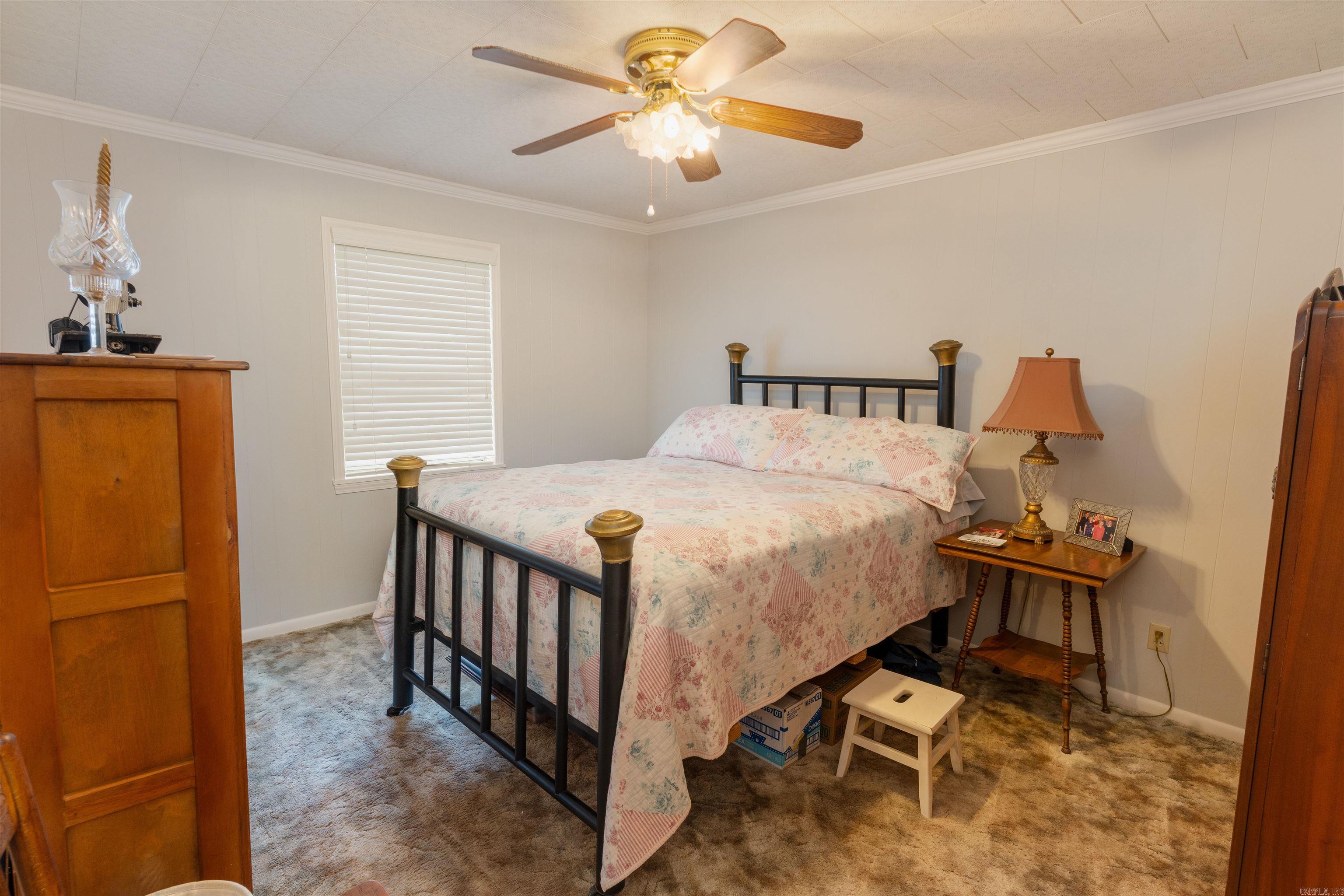 512 N Express  Paris, AR