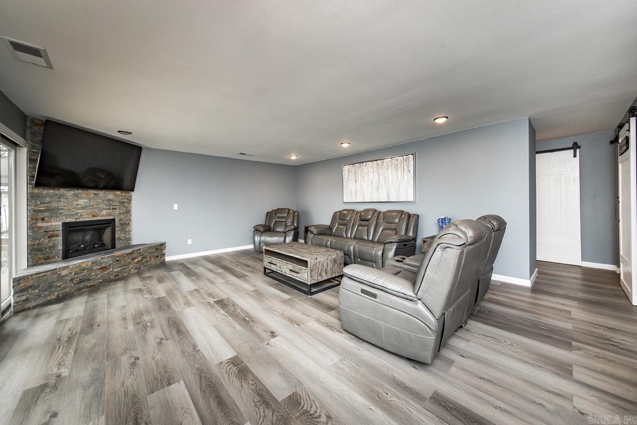 533  Stark Road  Greers Ferry, AR