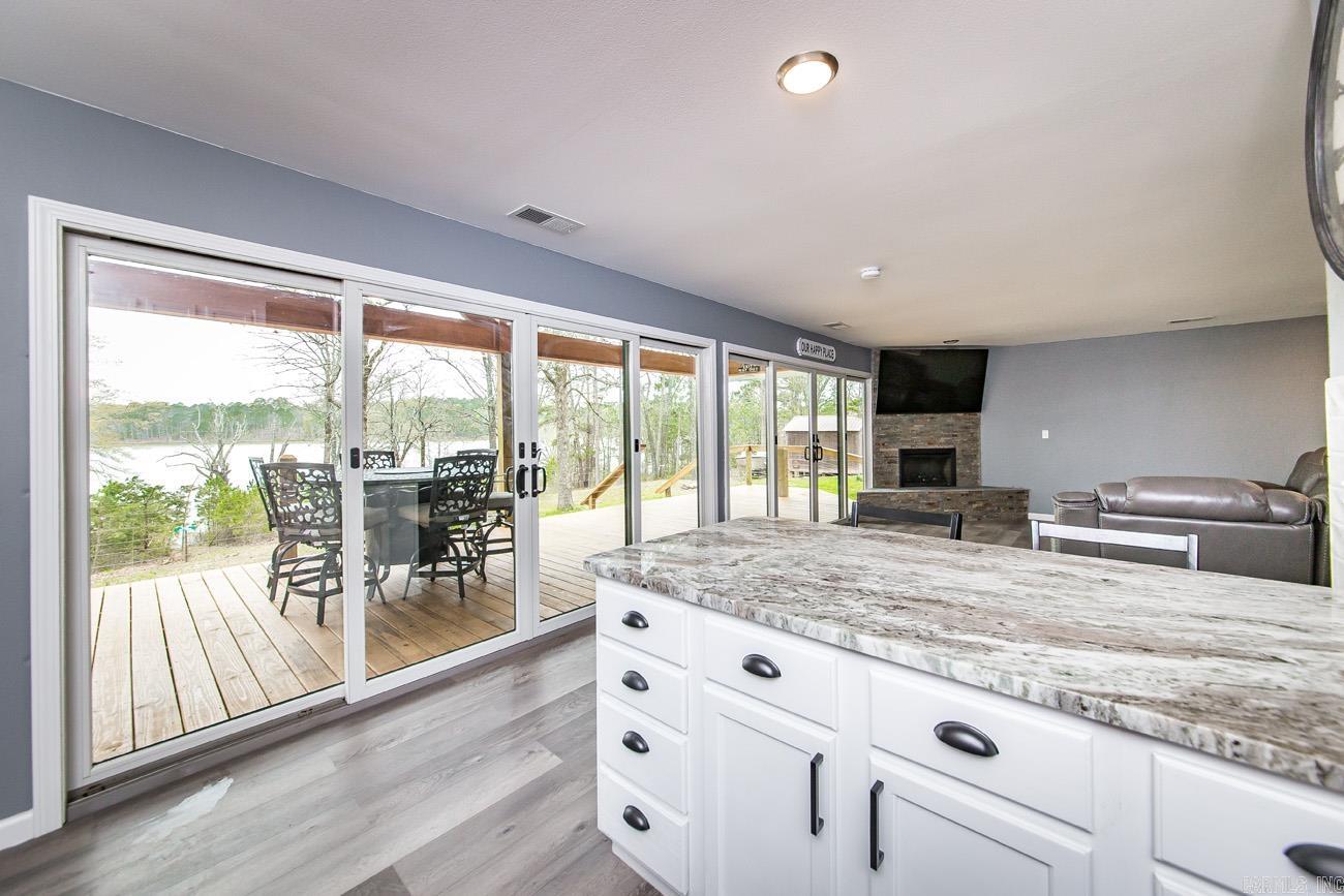 533  Stark Road  Greers Ferry, AR