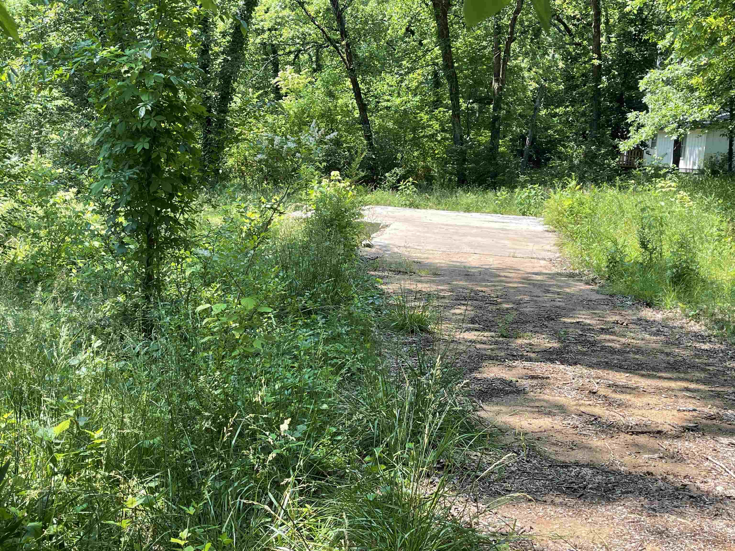 20  Pequot  Cherokee Village, AR
