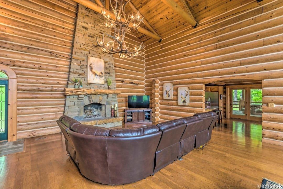 1265  Timberlake  Royal, AR