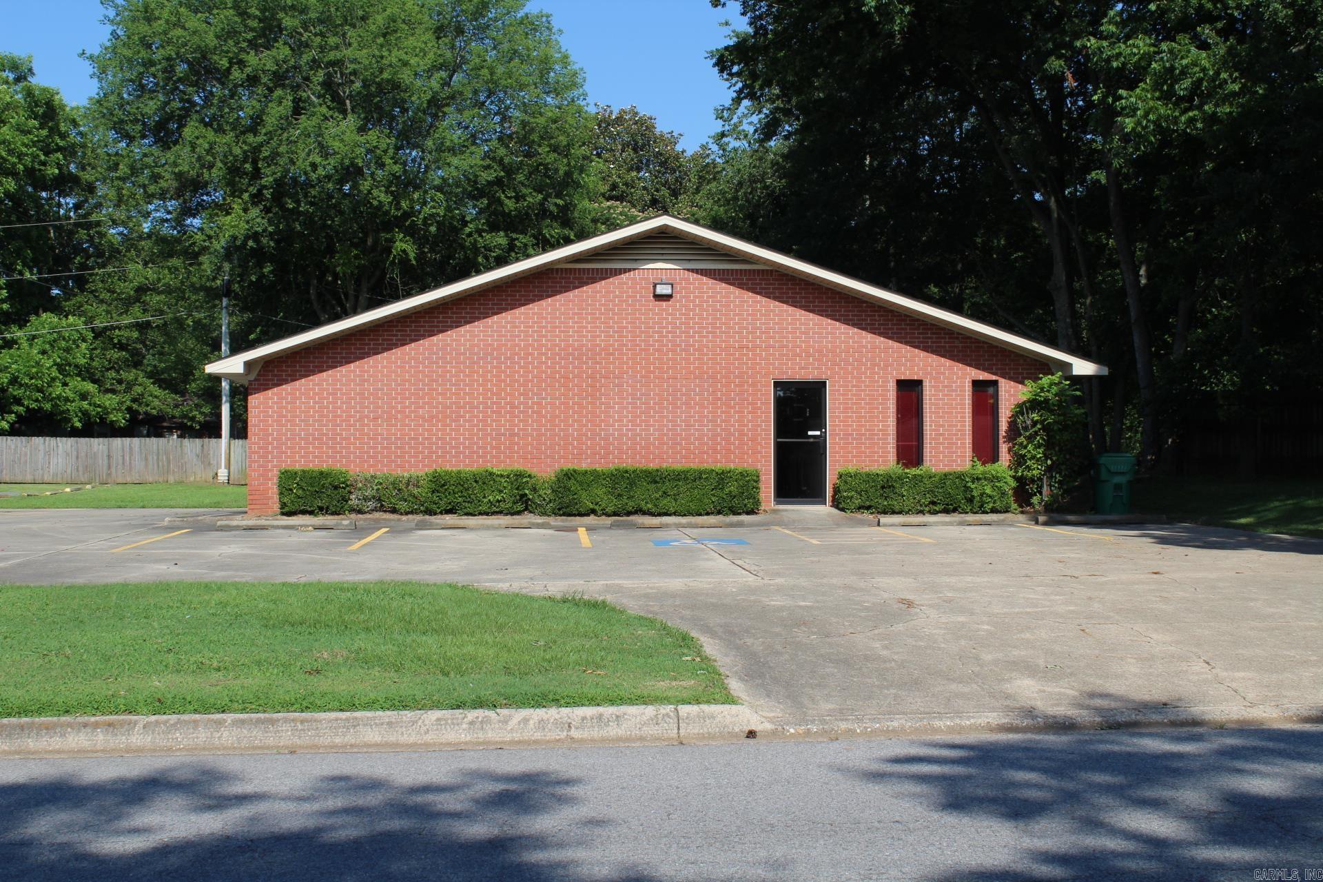 527 N Main  Nashville, AR
