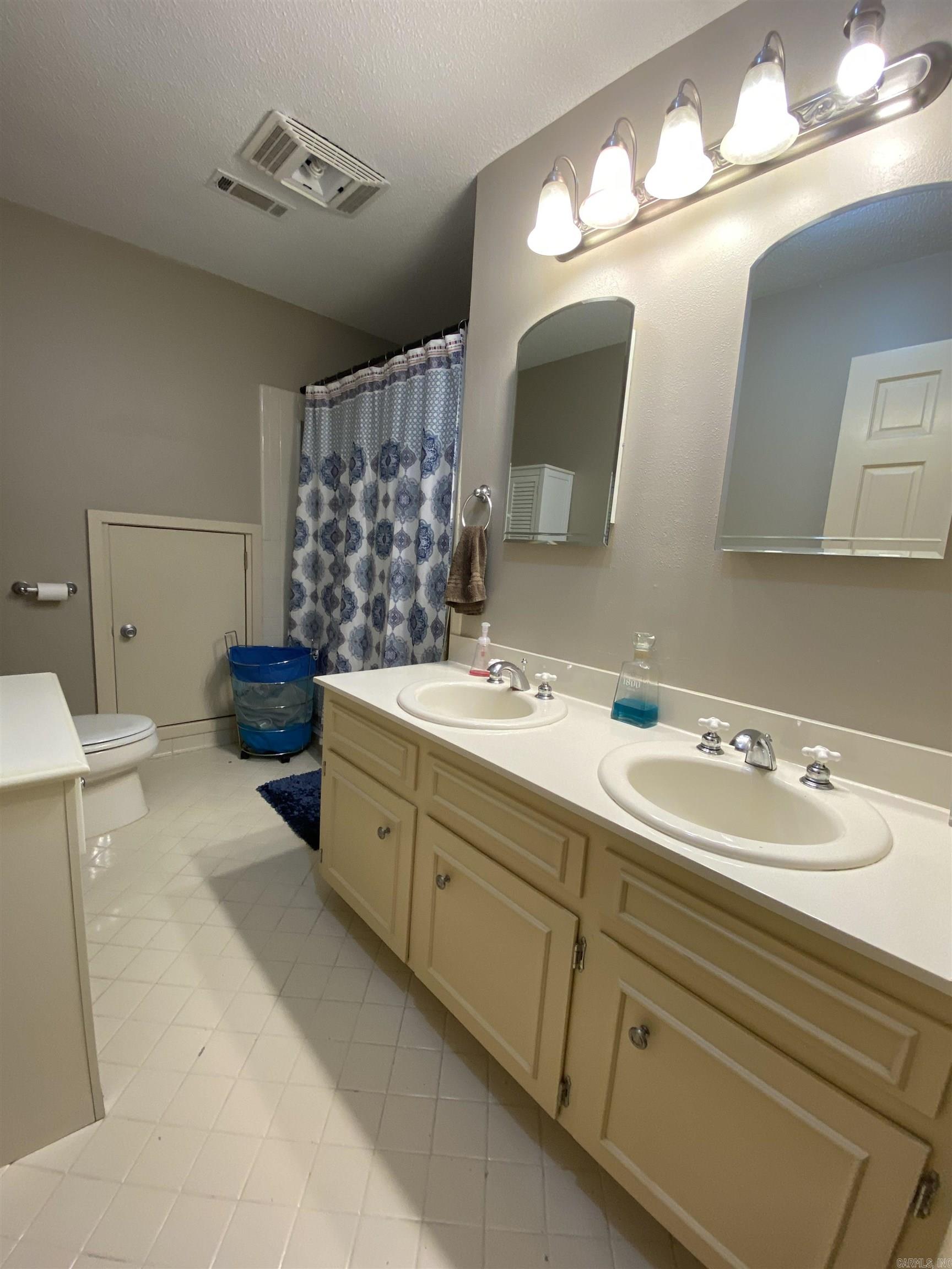 1205 Yorkshire Helena, AR 72342