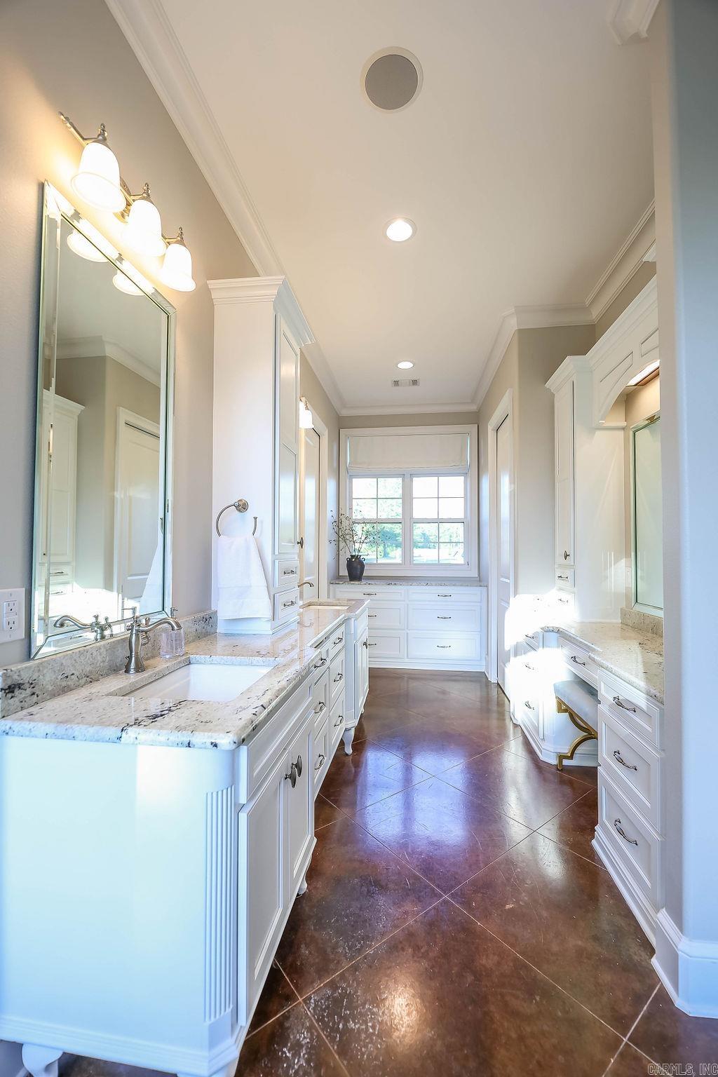 305 Augusta Dr