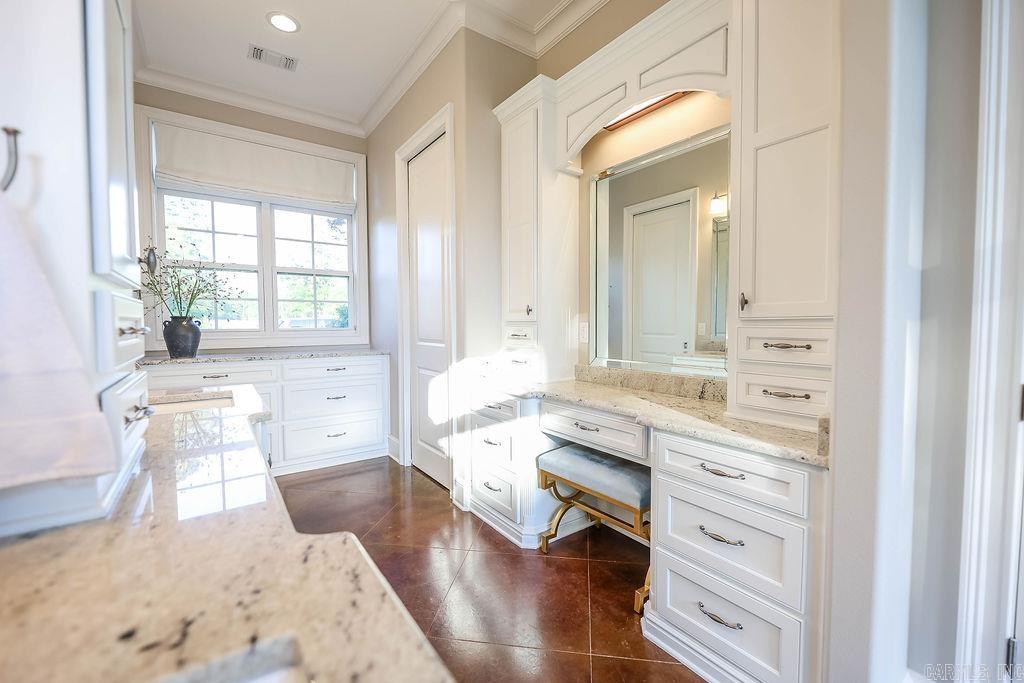 305 Augusta Dr