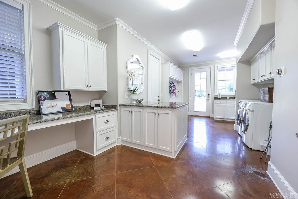 305 Augusta Dr