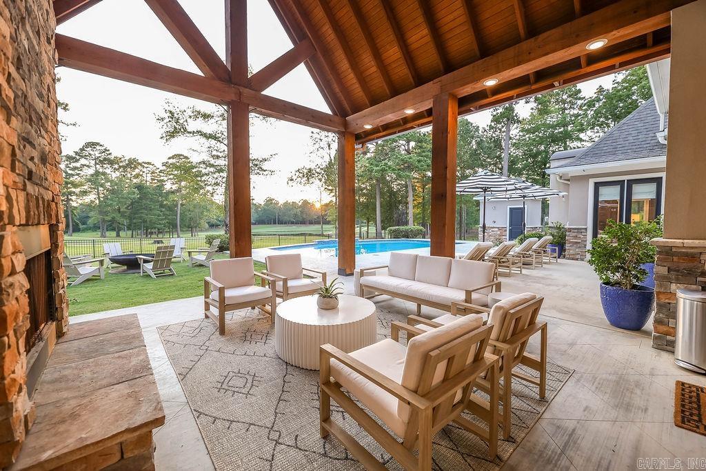 305 Augusta Dr