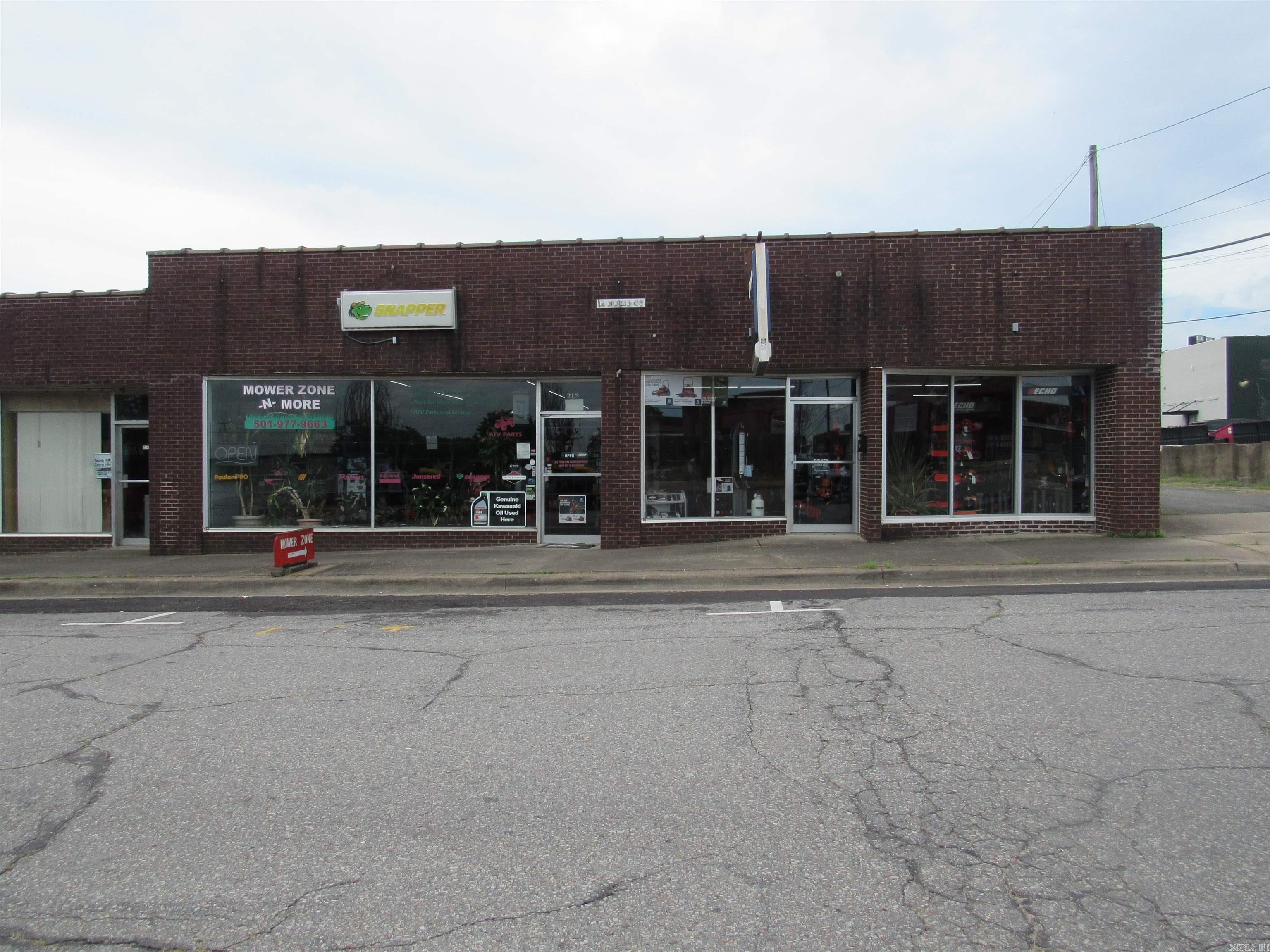 210 E COMMERCE  Morrilton, AR