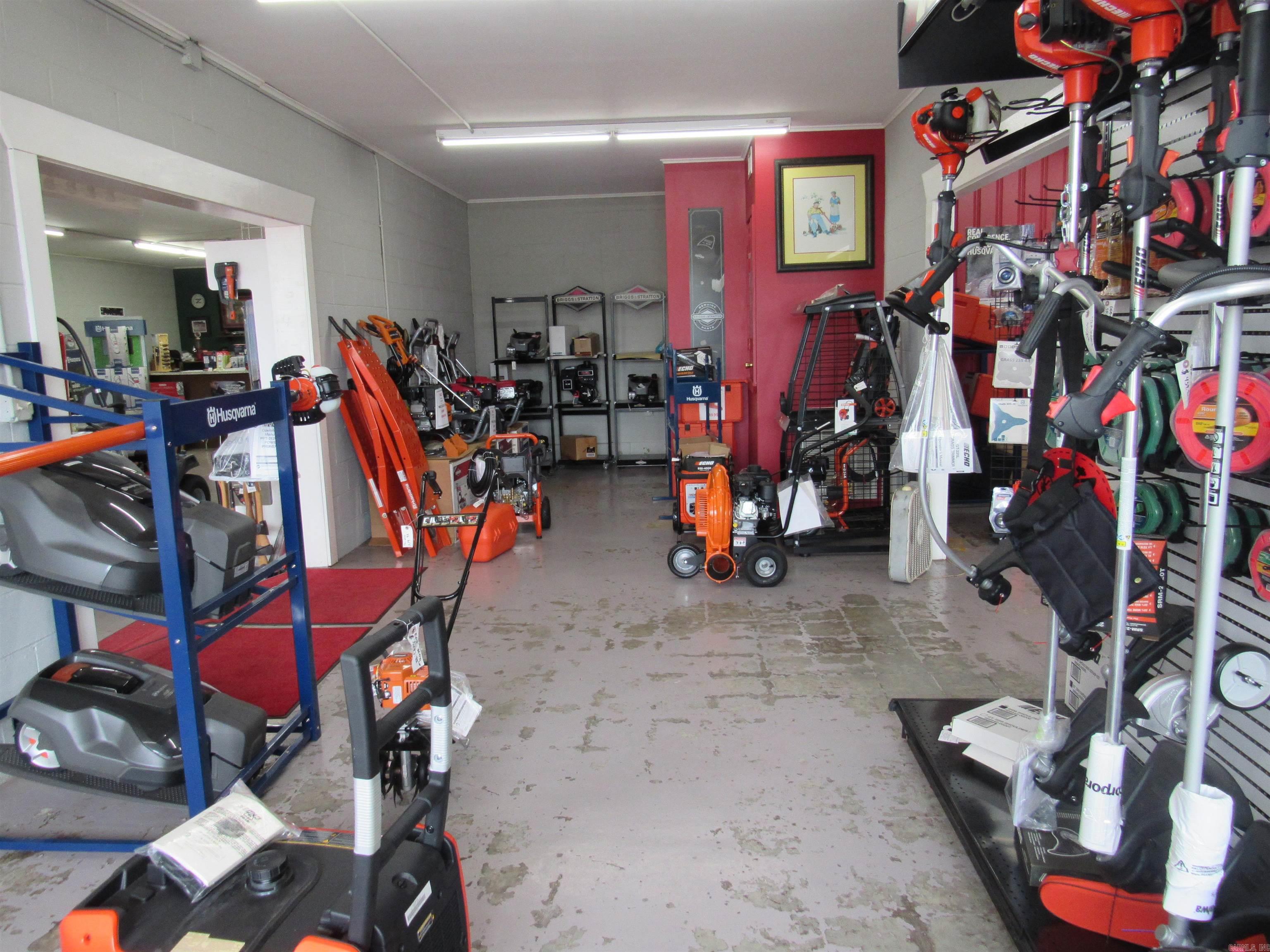 210 E COMMERCE  Morrilton, AR