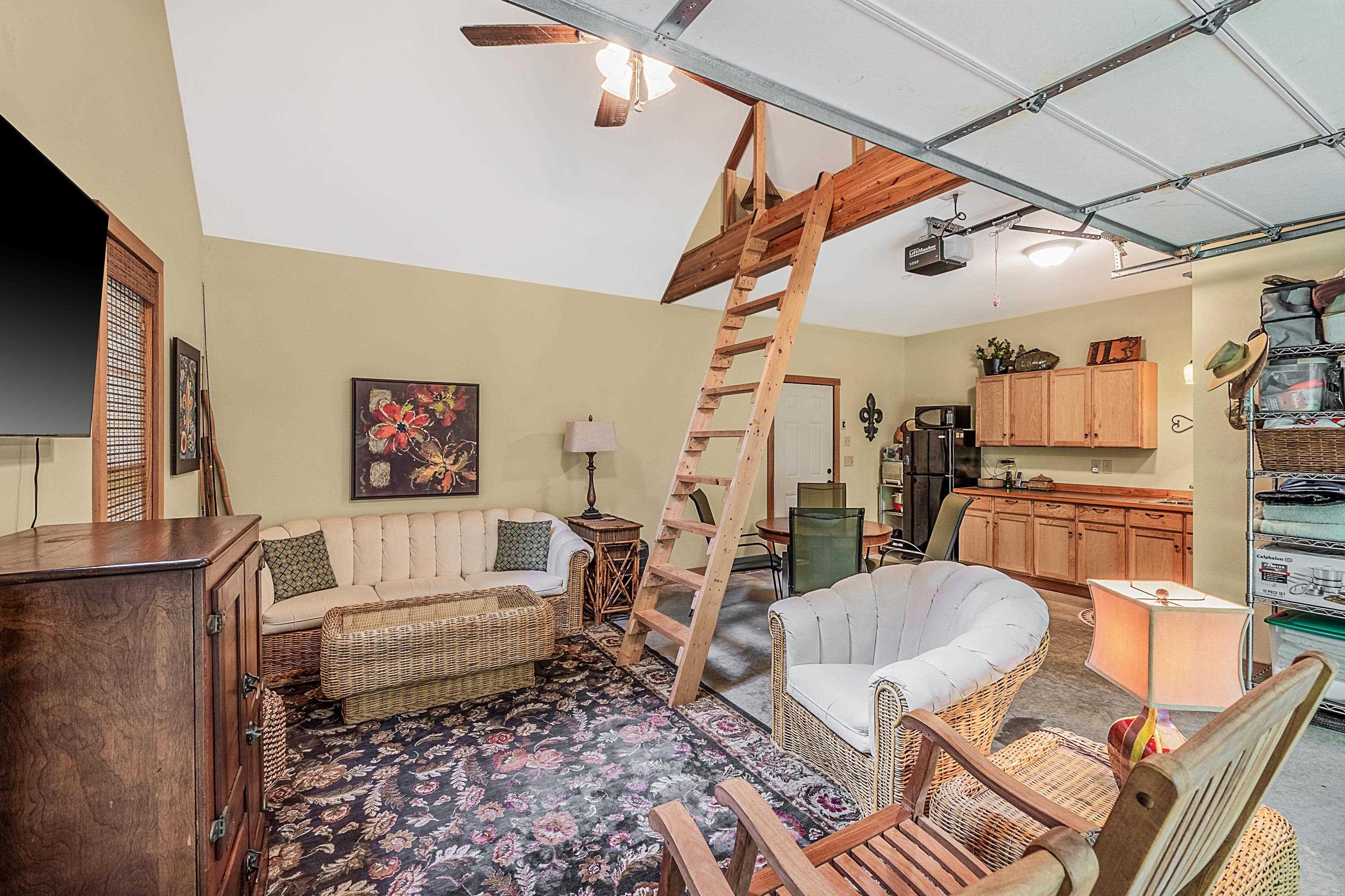 113 N Riverfront  Judsonia, AR