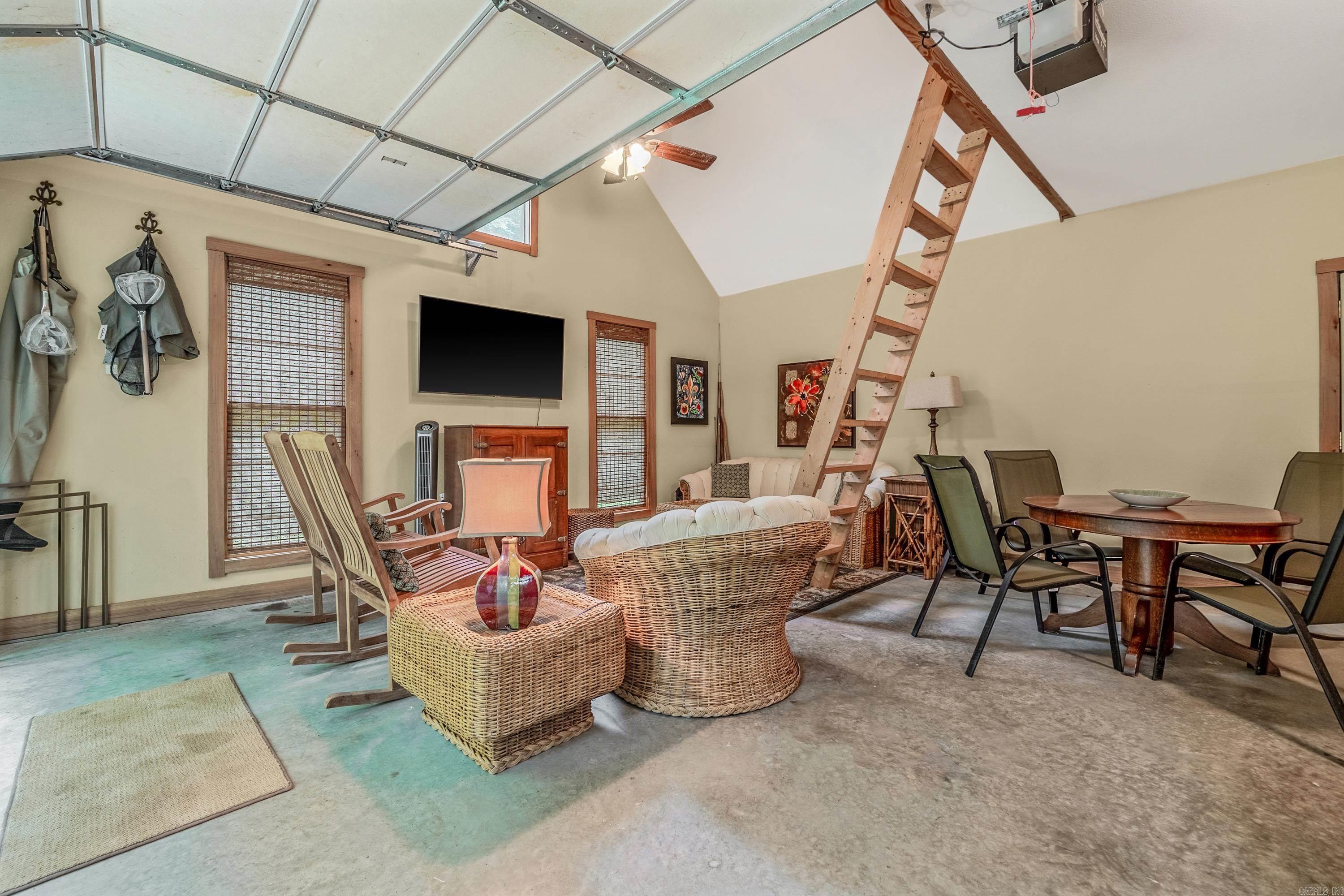 113 N Riverfront  Judsonia, AR