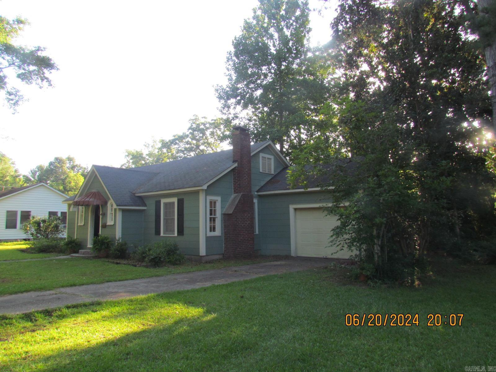1107  Oak  Crossett, AR
