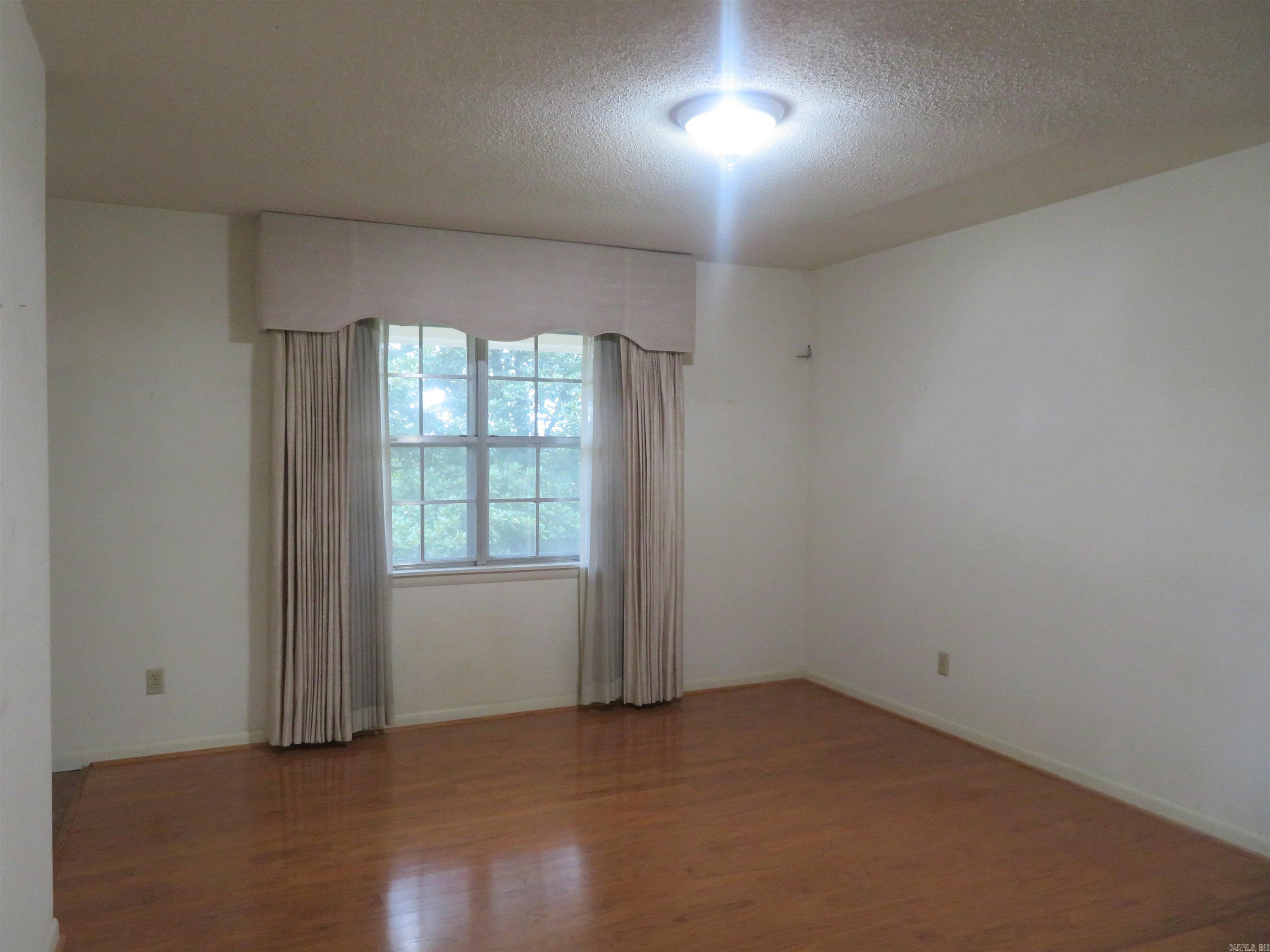 2084  Elaine  Arkadelphia, AR