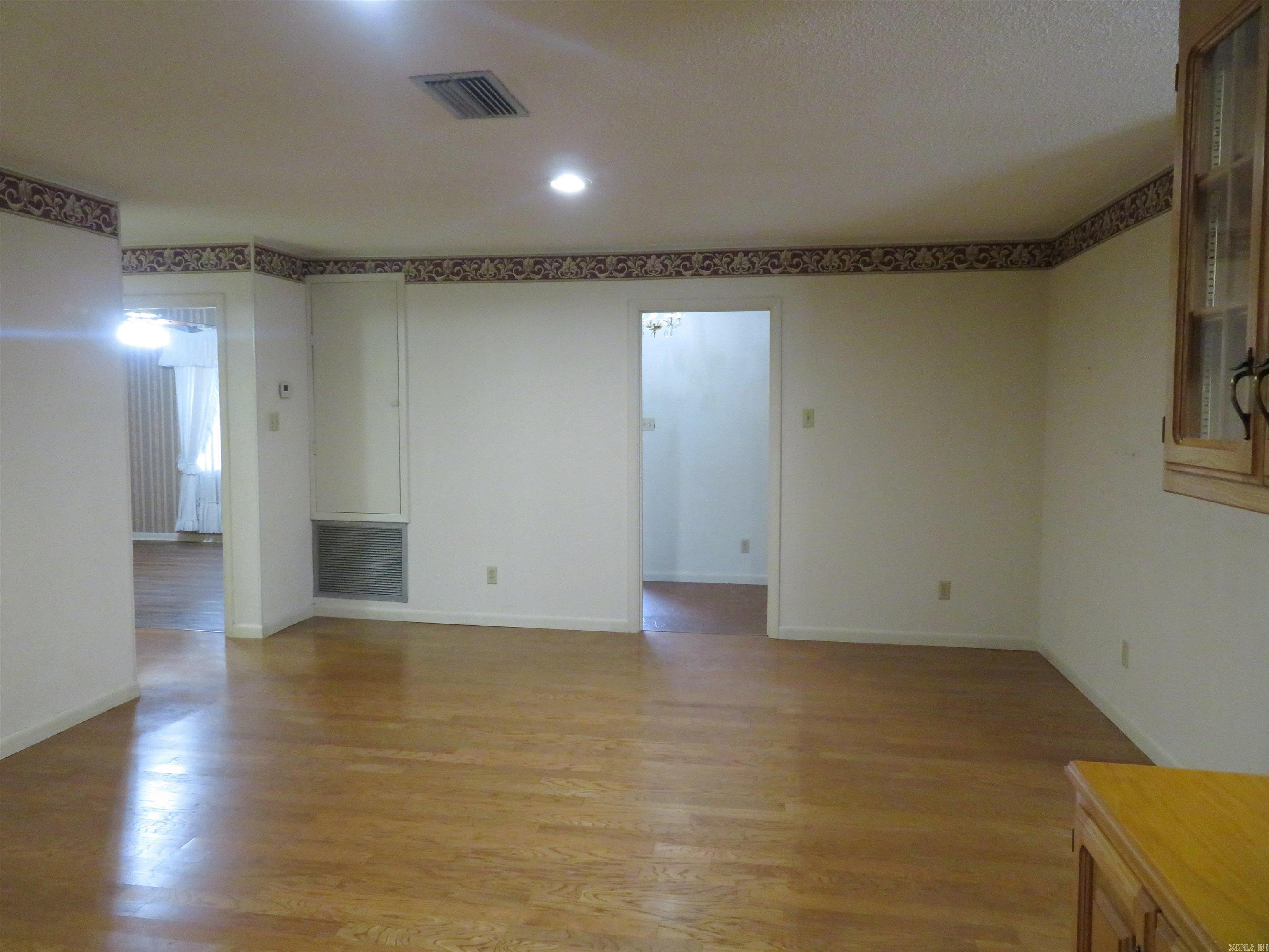 2084  Elaine  Arkadelphia, AR