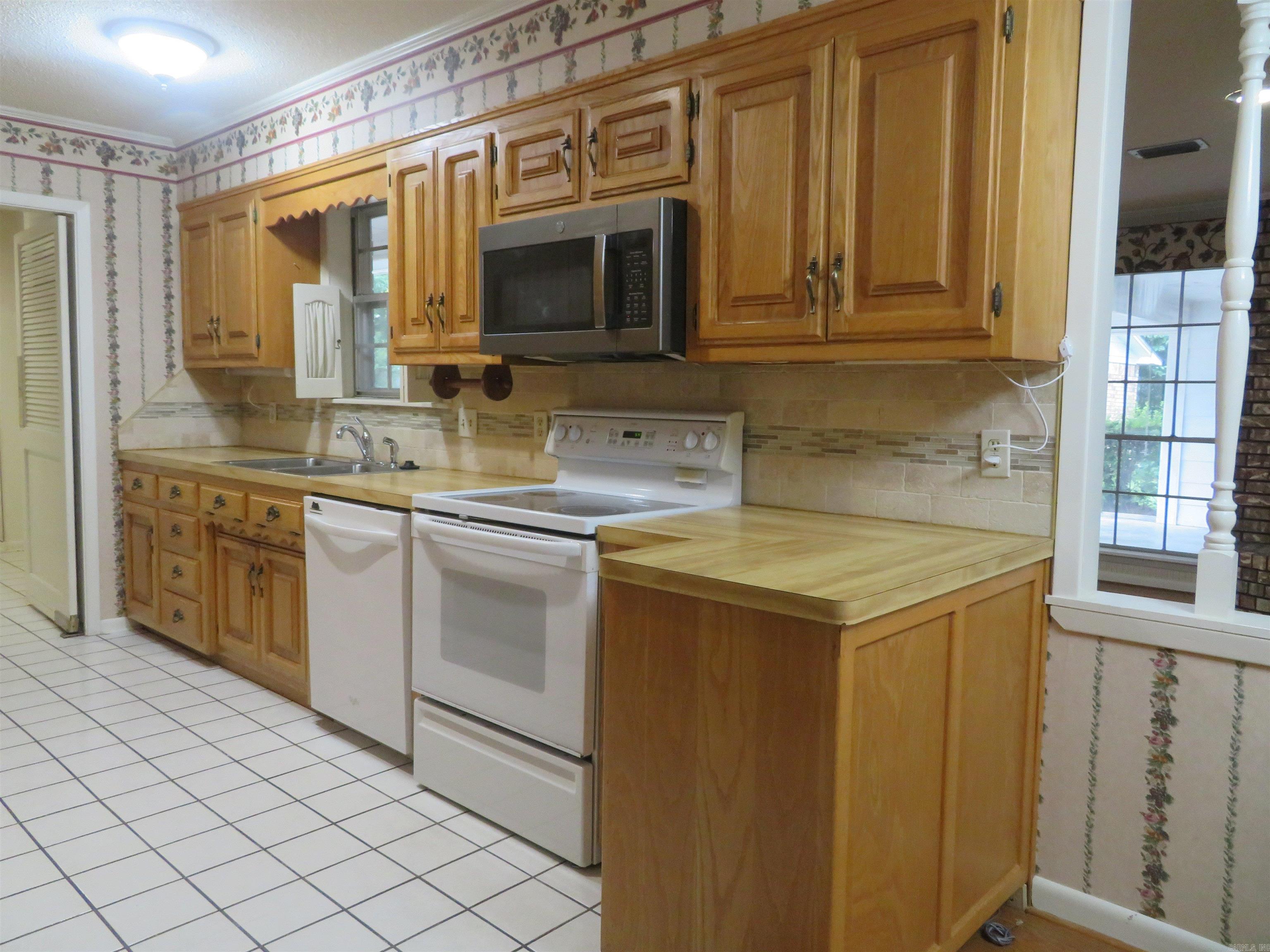 2084  Elaine  Arkadelphia, AR