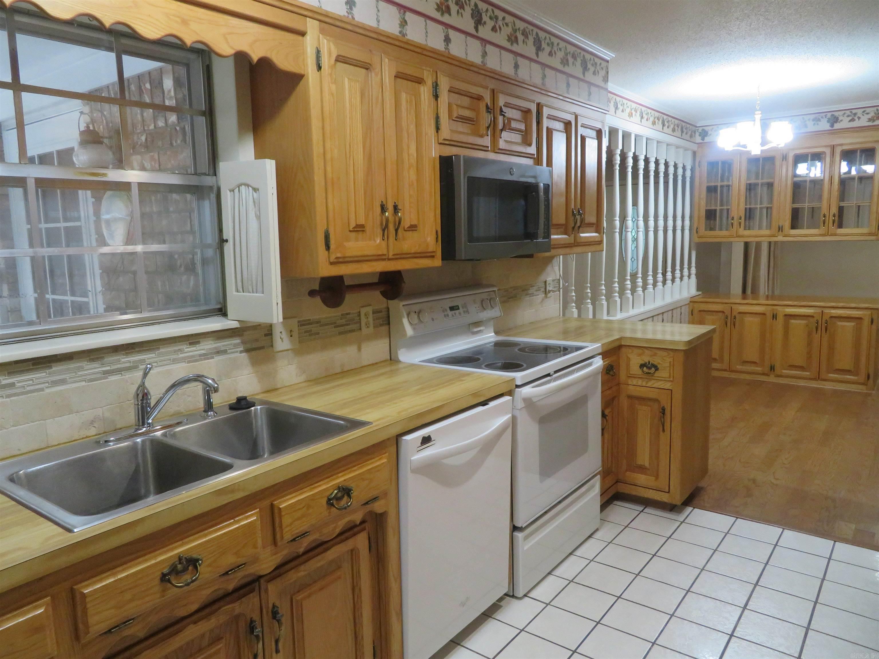 2084  Elaine  Arkadelphia, AR