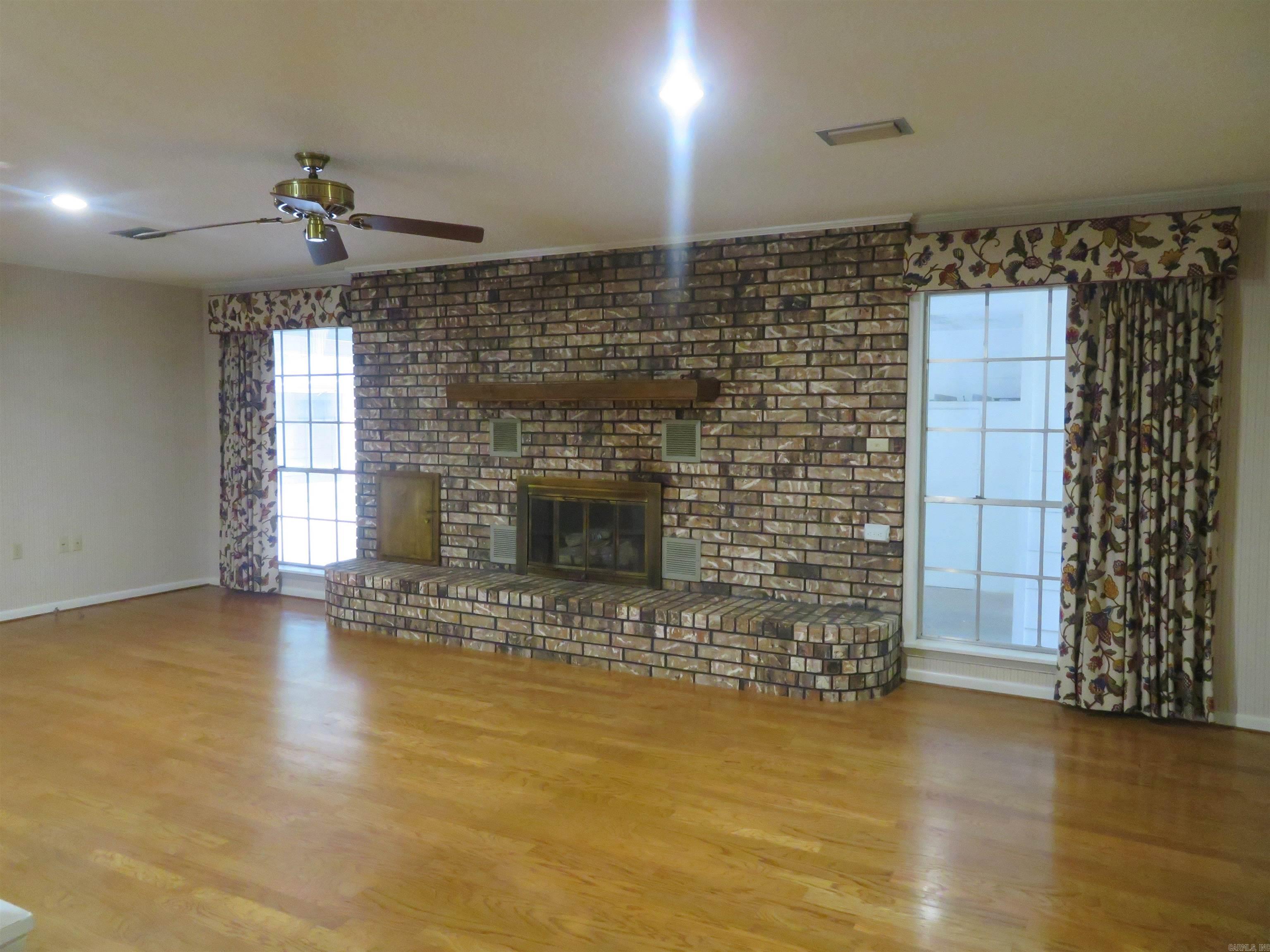 2084  Elaine  Arkadelphia, AR