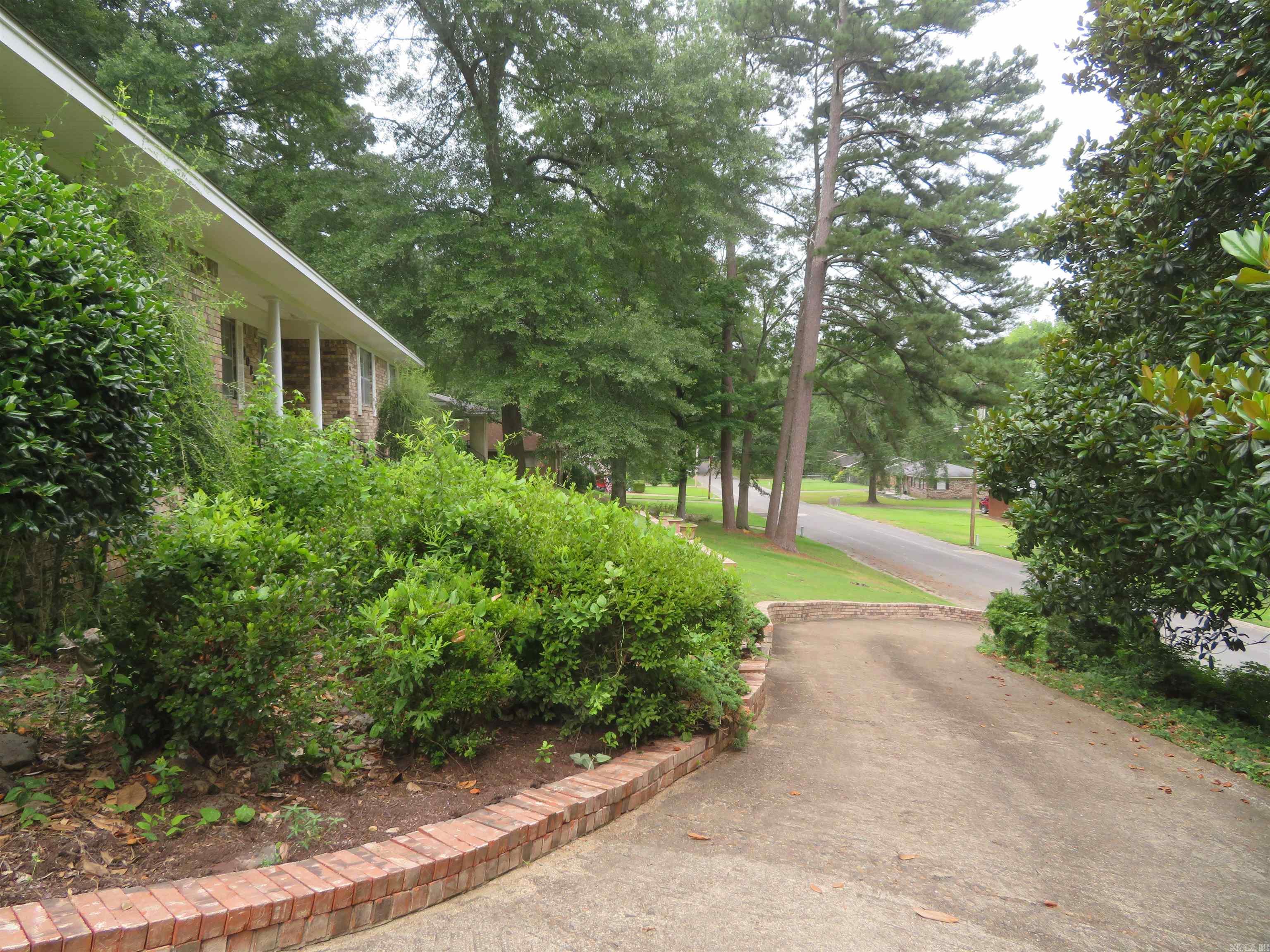 2084  Elaine  Arkadelphia, AR