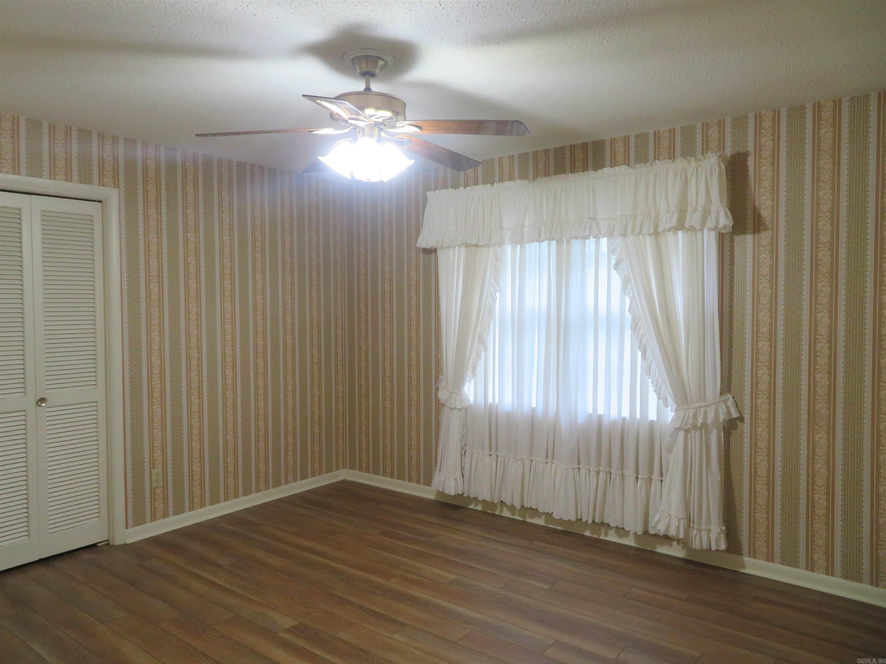2084  Elaine  Arkadelphia, AR