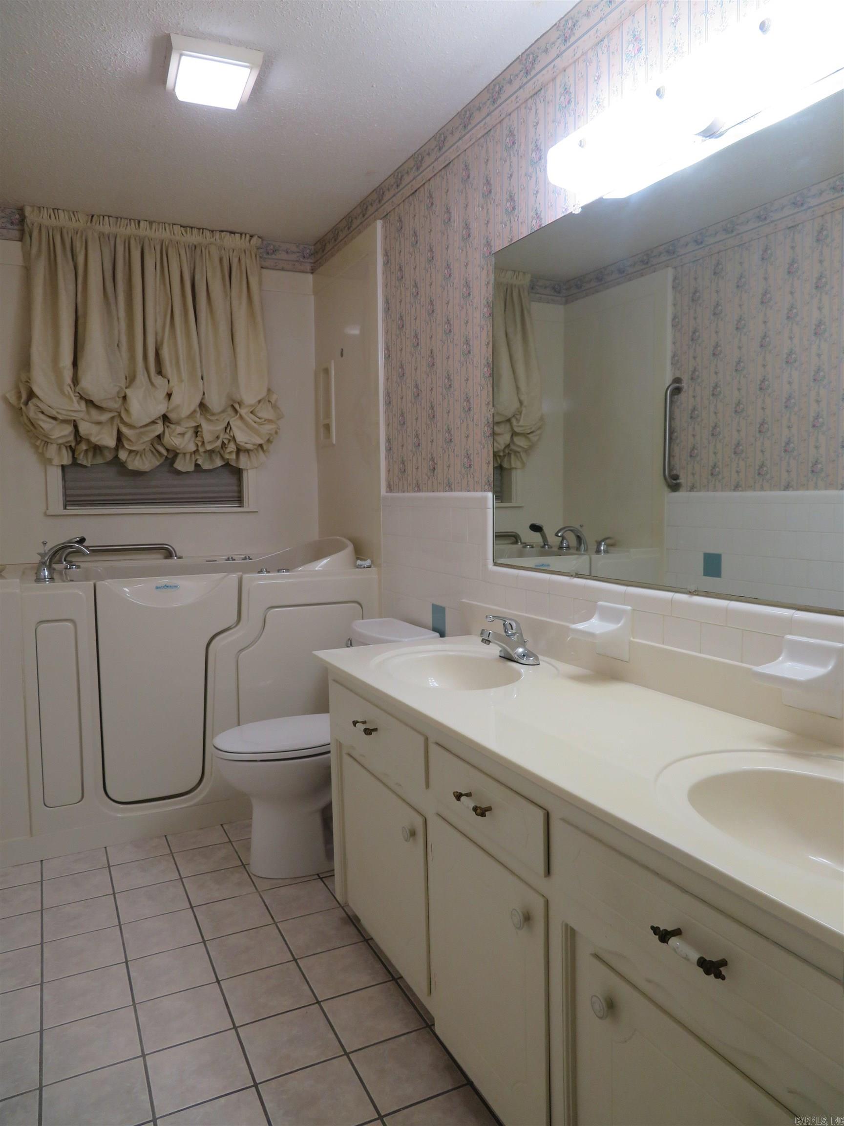 2084  Elaine  Arkadelphia, AR