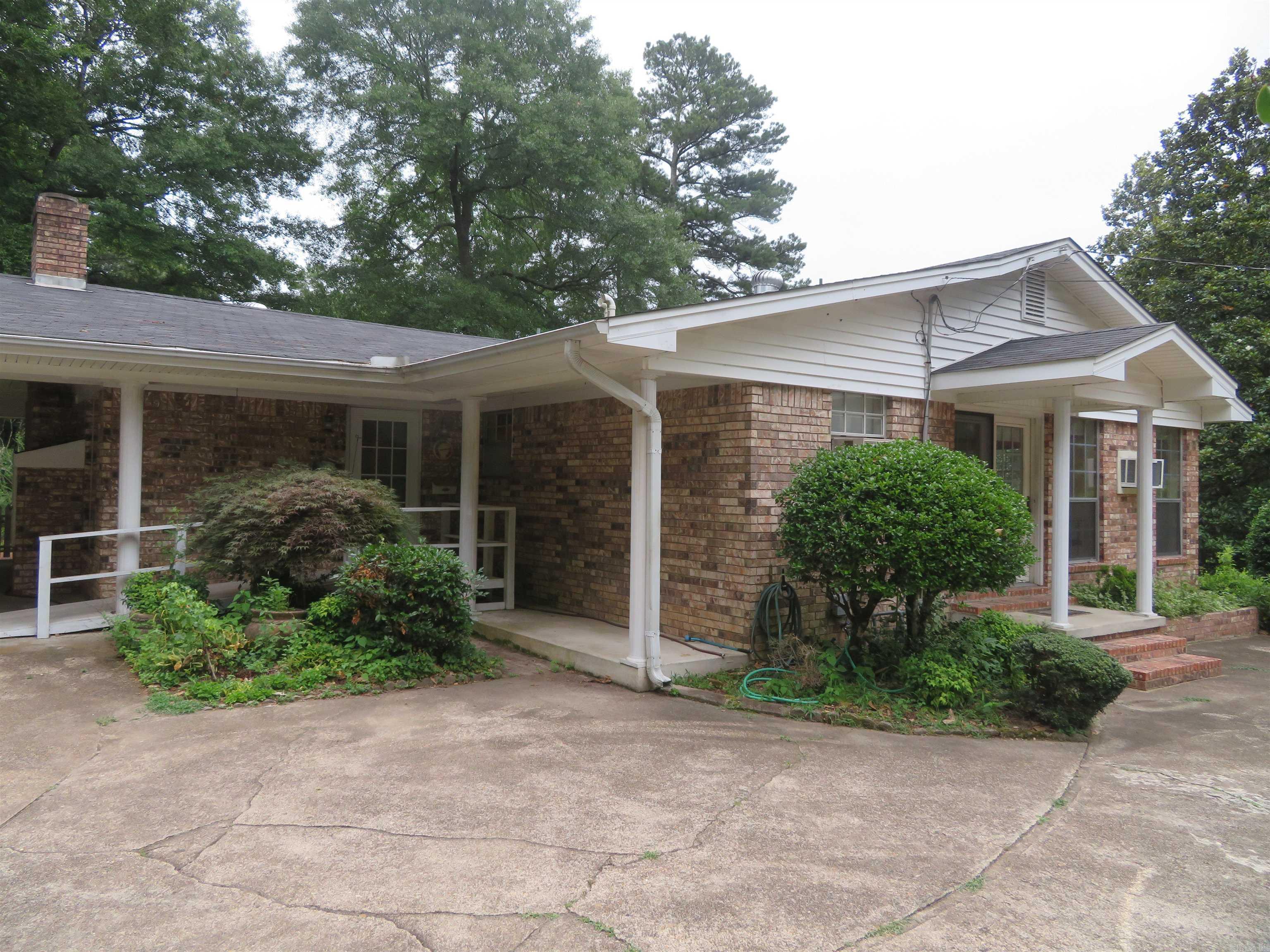 2084  Elaine  Arkadelphia, AR