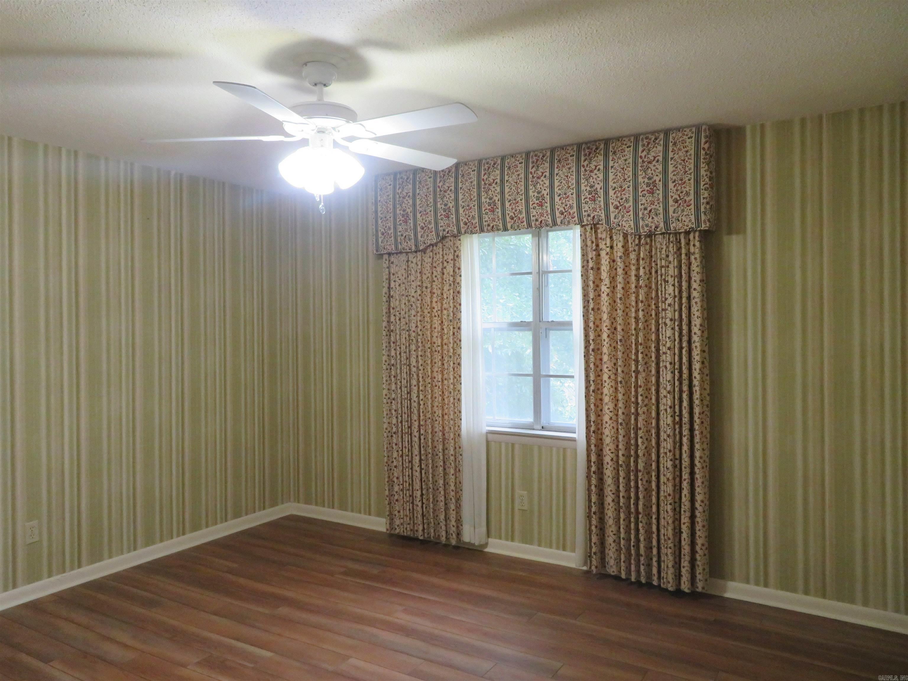 2084  Elaine  Arkadelphia, AR