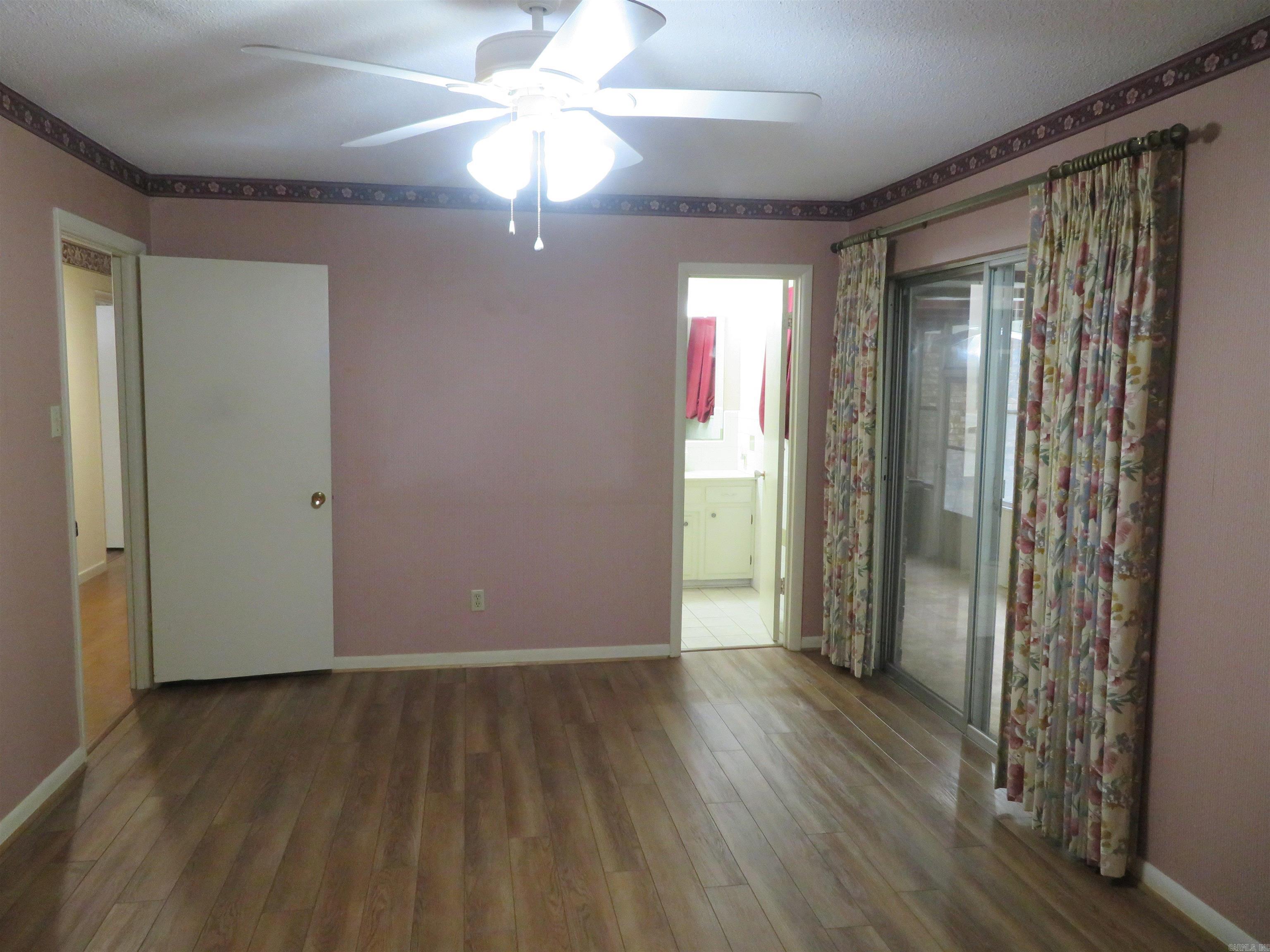 2084  Elaine  Arkadelphia, AR