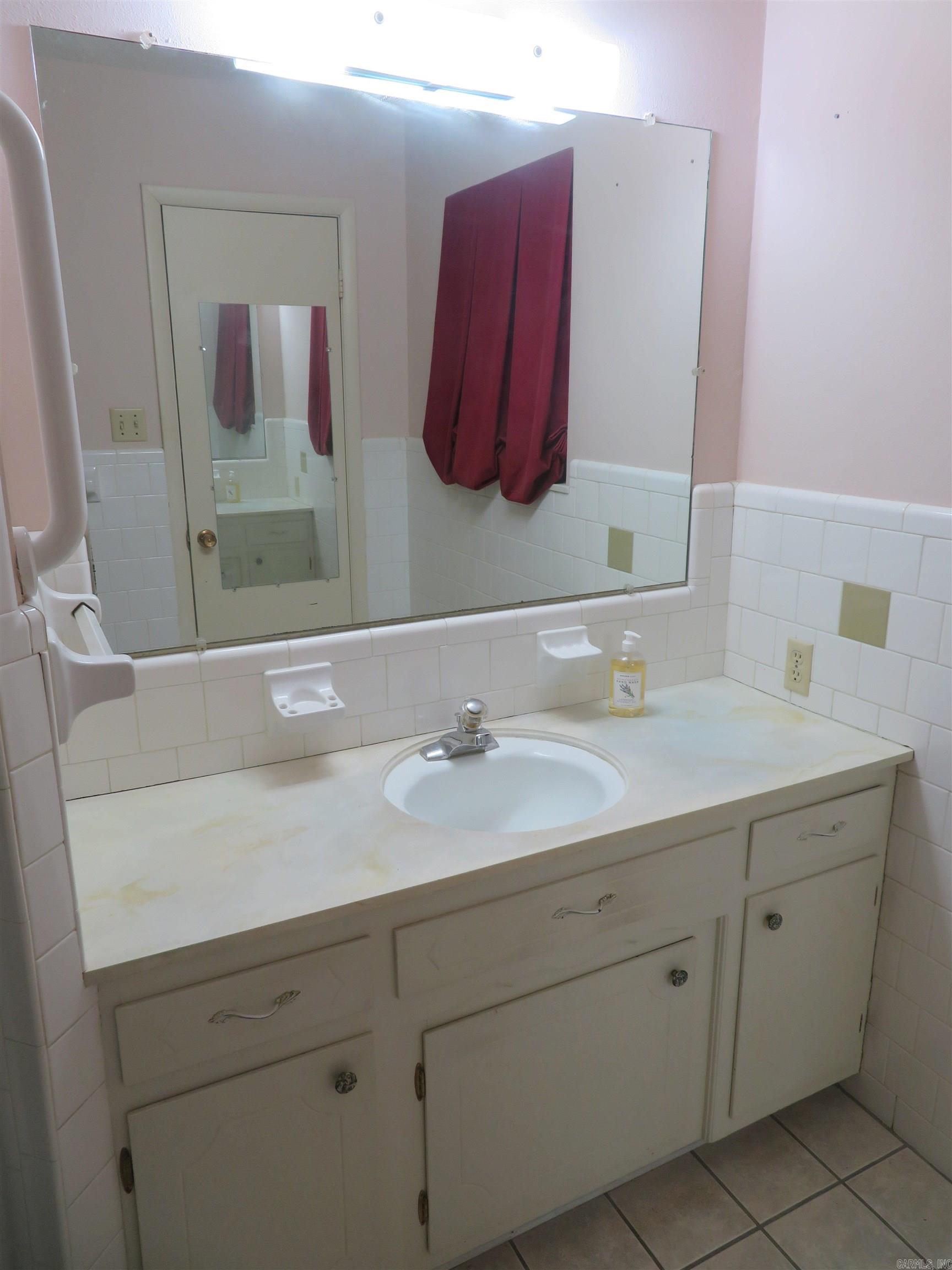 2084  Elaine  Arkadelphia, AR
