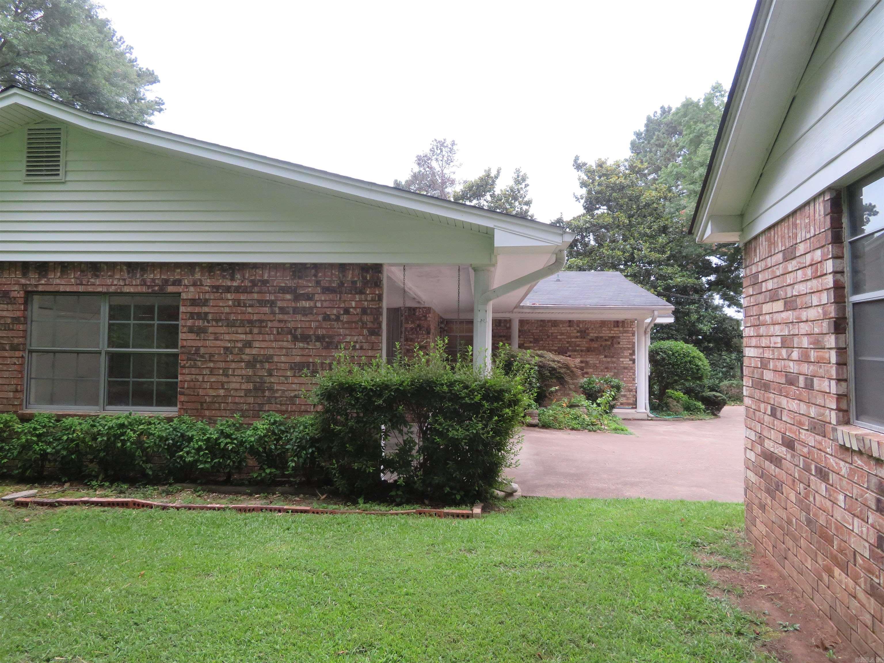 2084  Elaine  Arkadelphia, AR