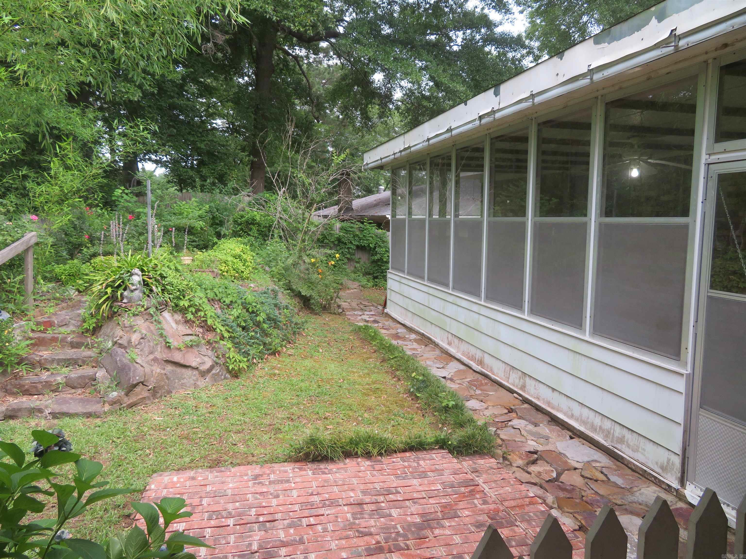 2084  Elaine  Arkadelphia, AR