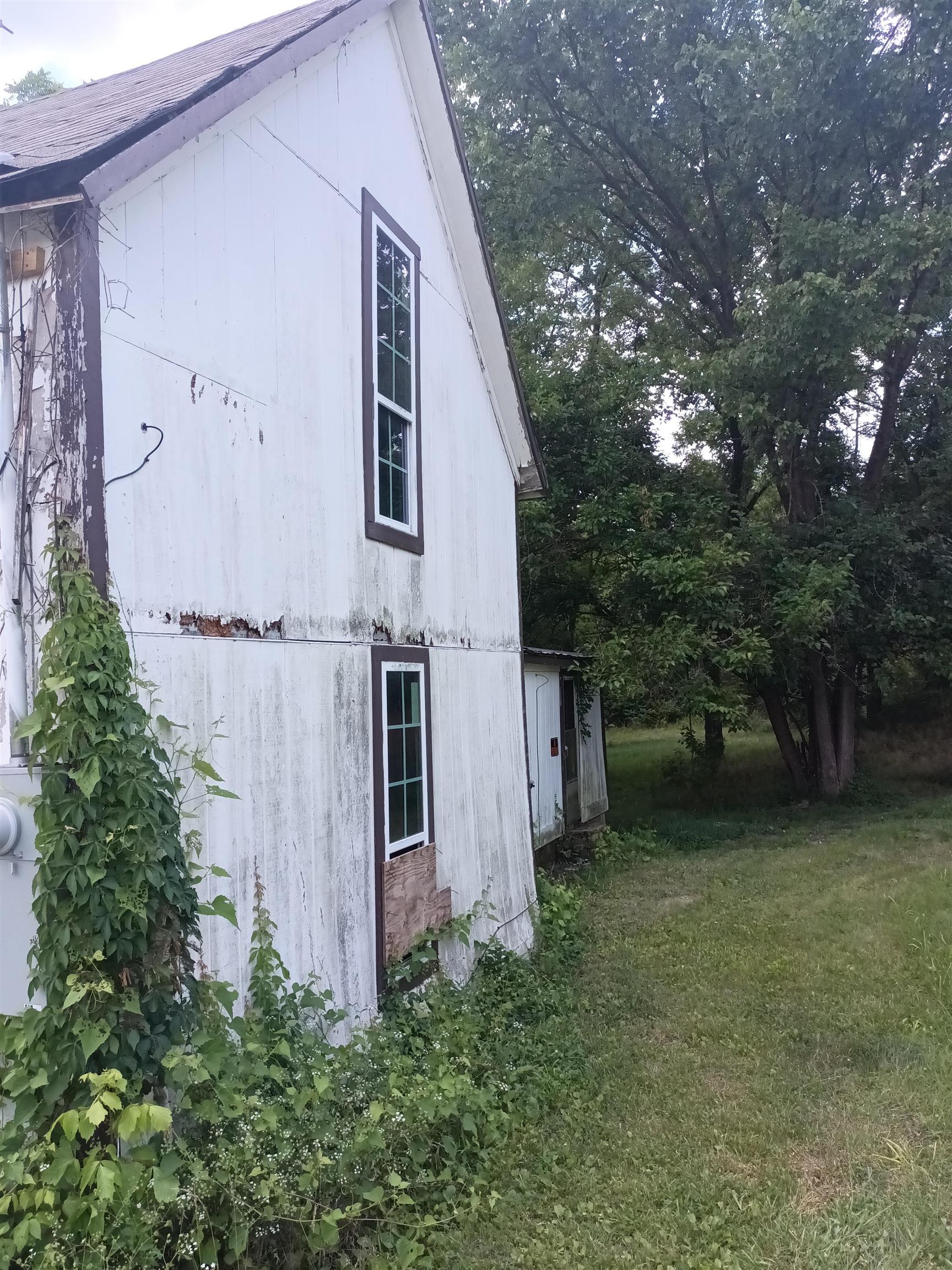 210 N Oak St  Salem, AR