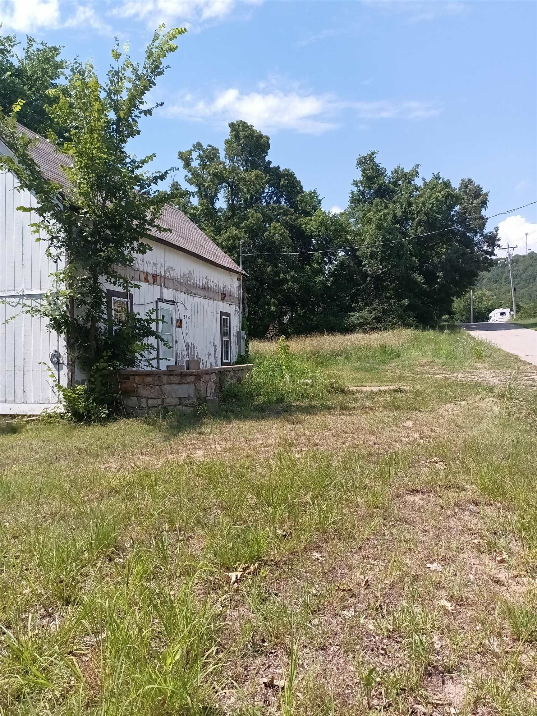 210 N Oak St  Salem, AR