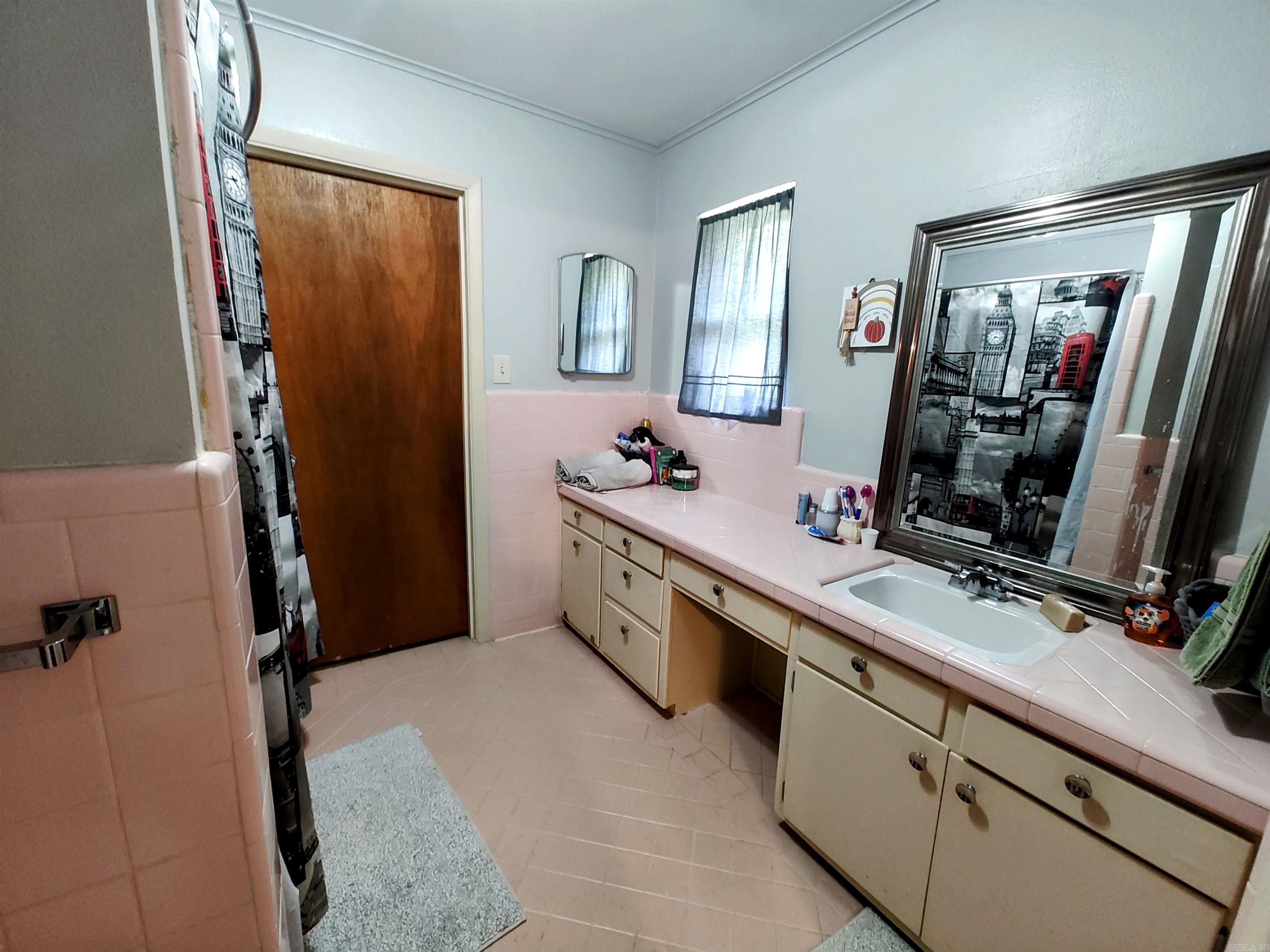 1077  Ridgeview  Camden, AR