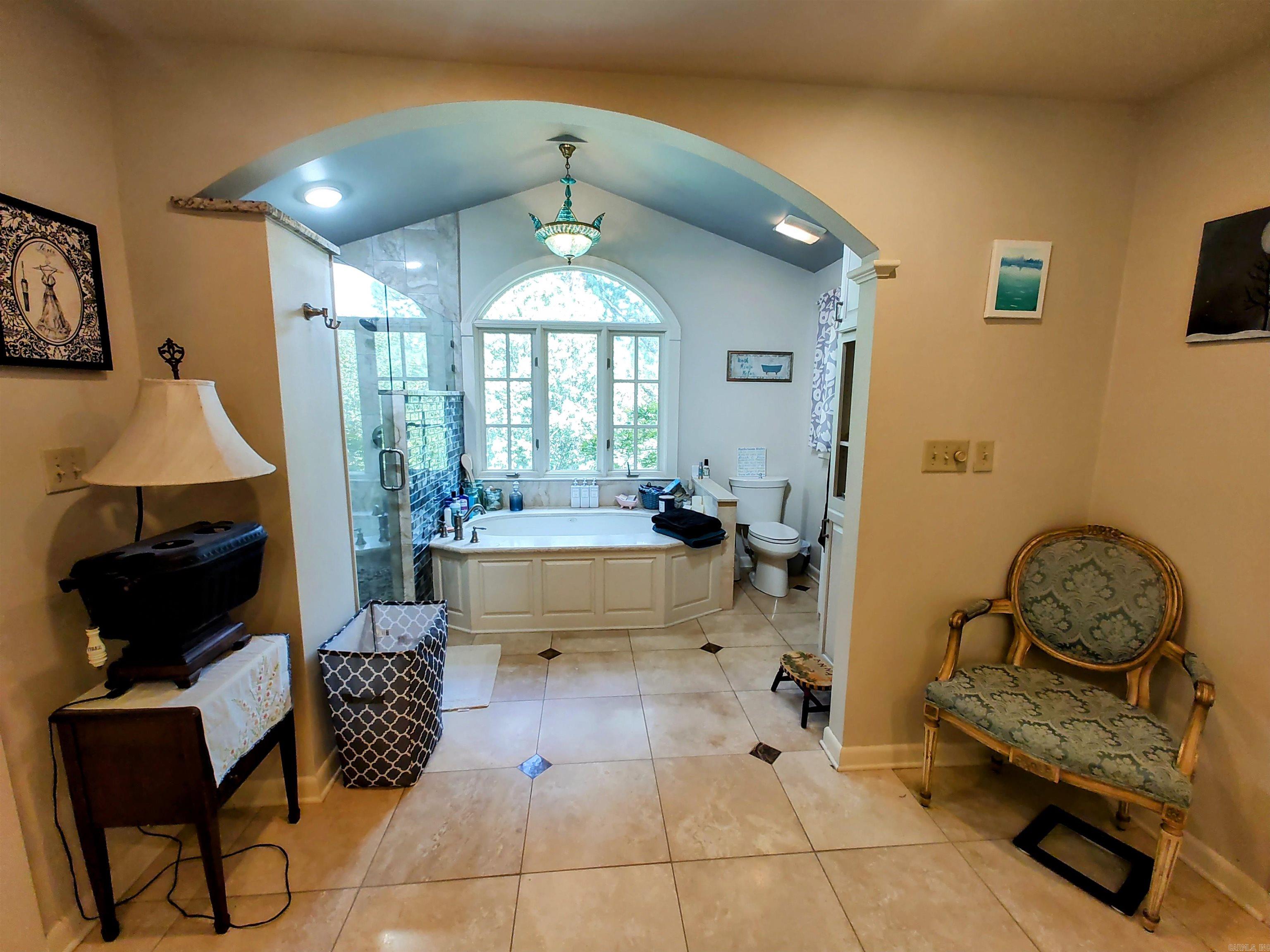 1077  Ridgeview  Camden, AR