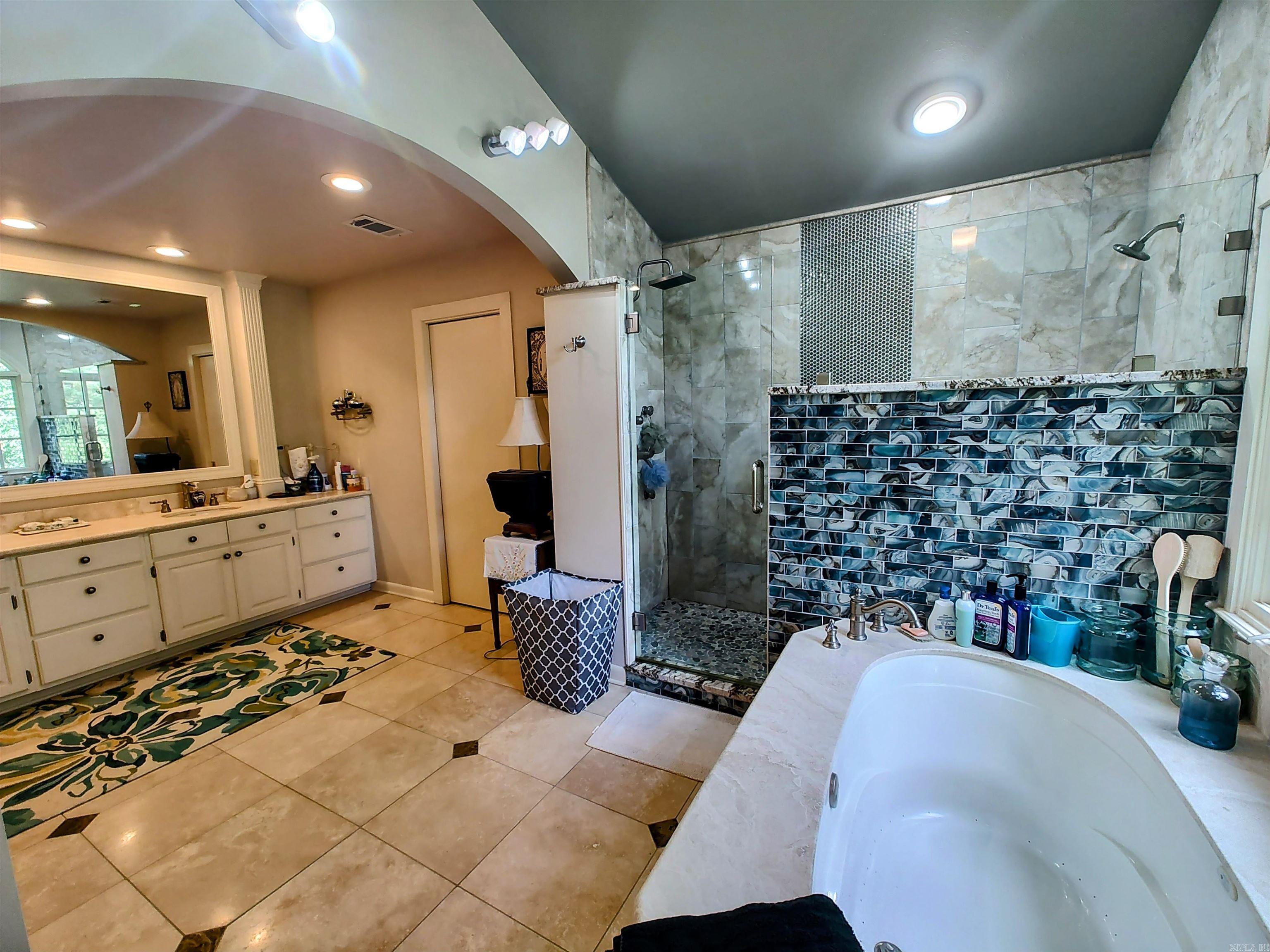 1077  Ridgeview  Camden, AR