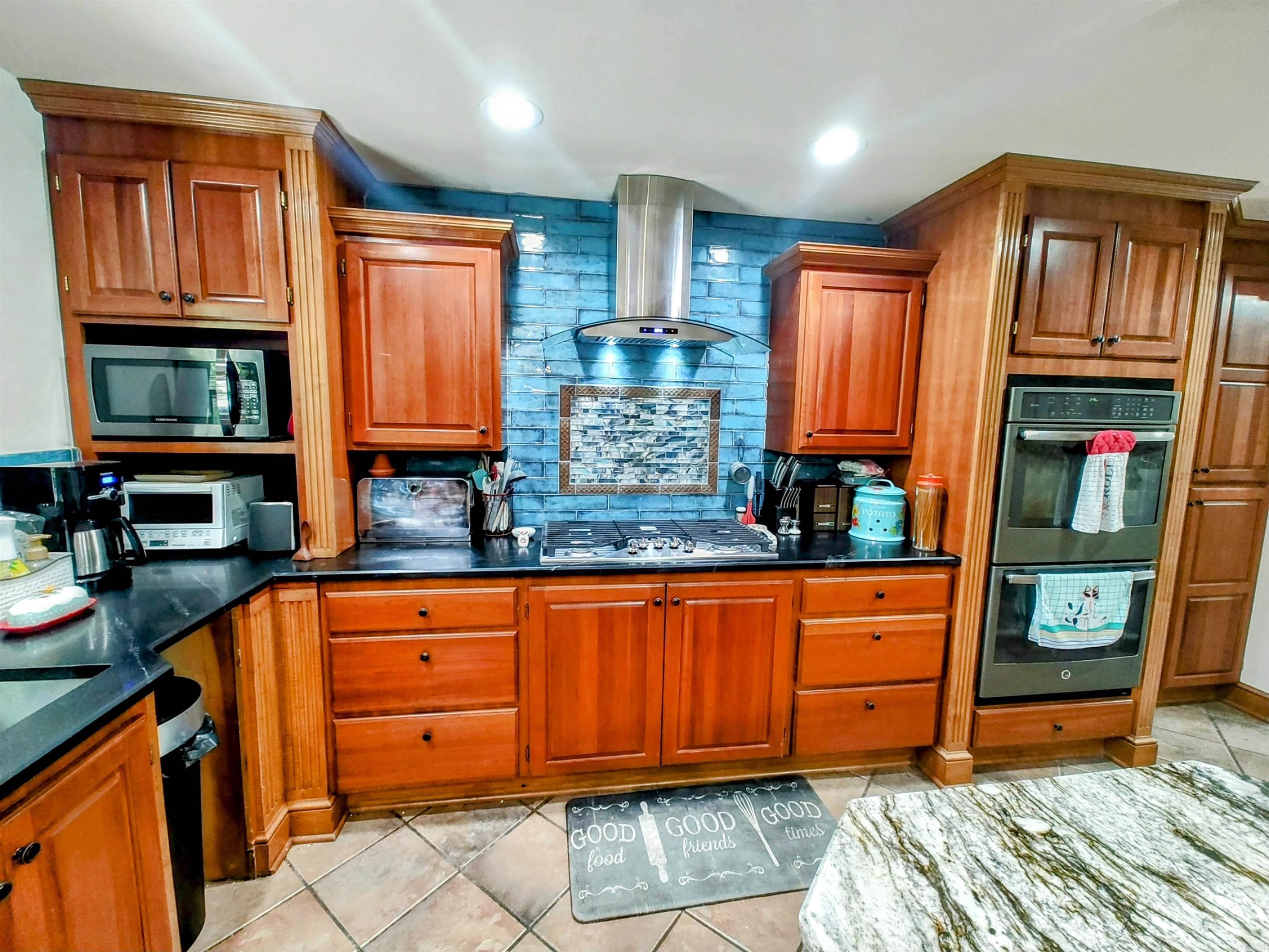 1077  Ridgeview  Camden, AR