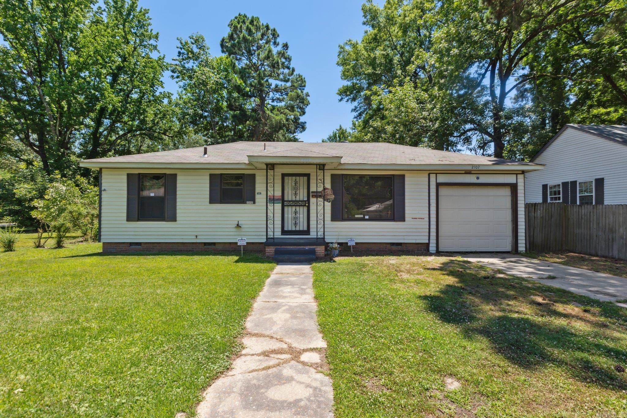 2102 W 24TH  Pine Bluff, AR