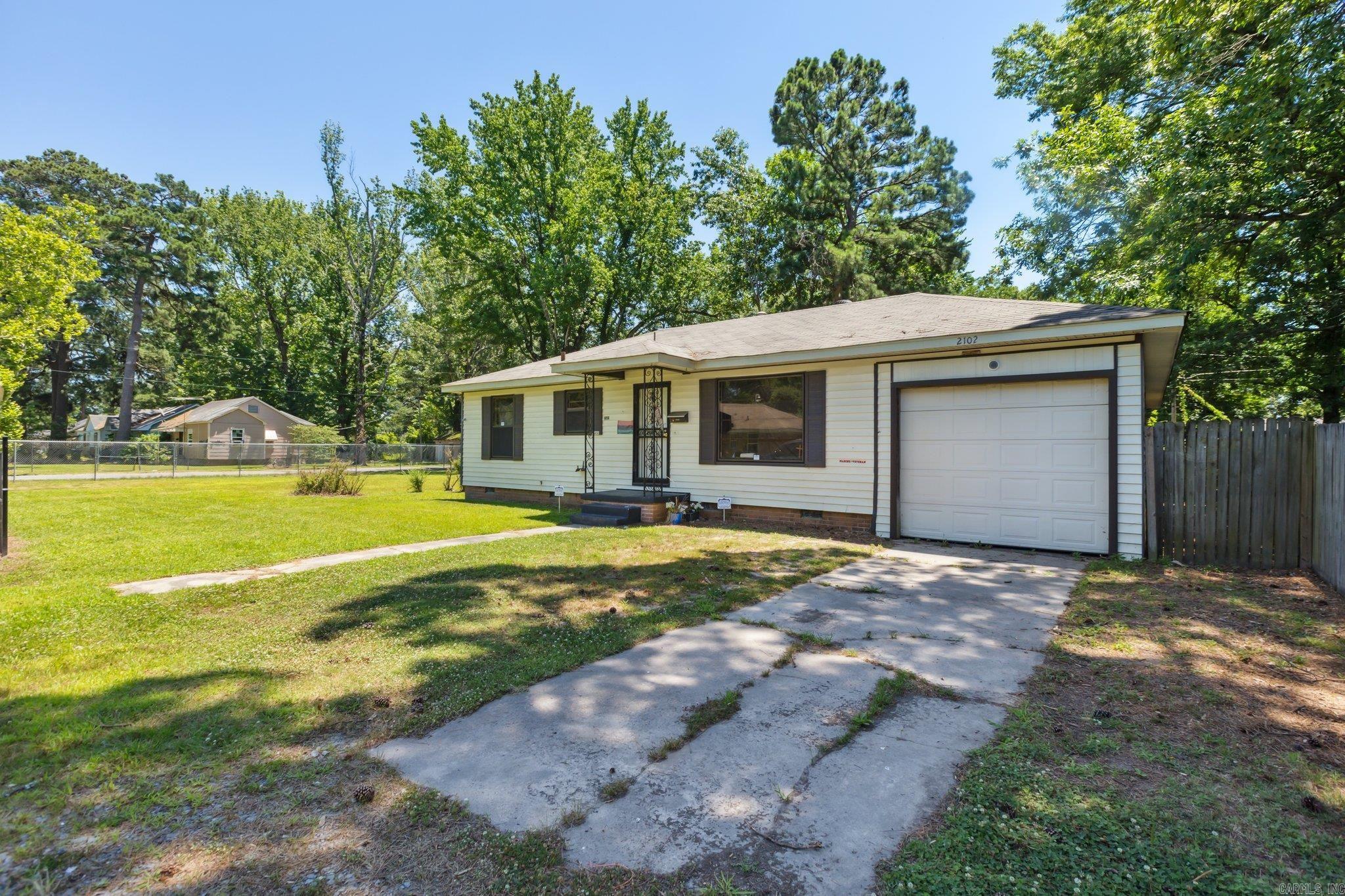 2102 W 24TH  Pine Bluff, AR