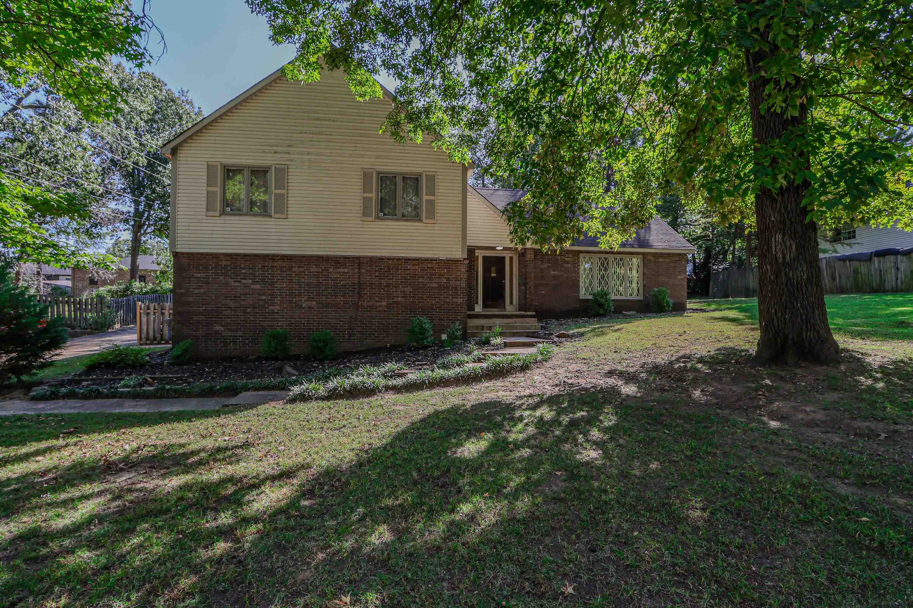 2318  Redbud Dr  Jonesboro, AR
