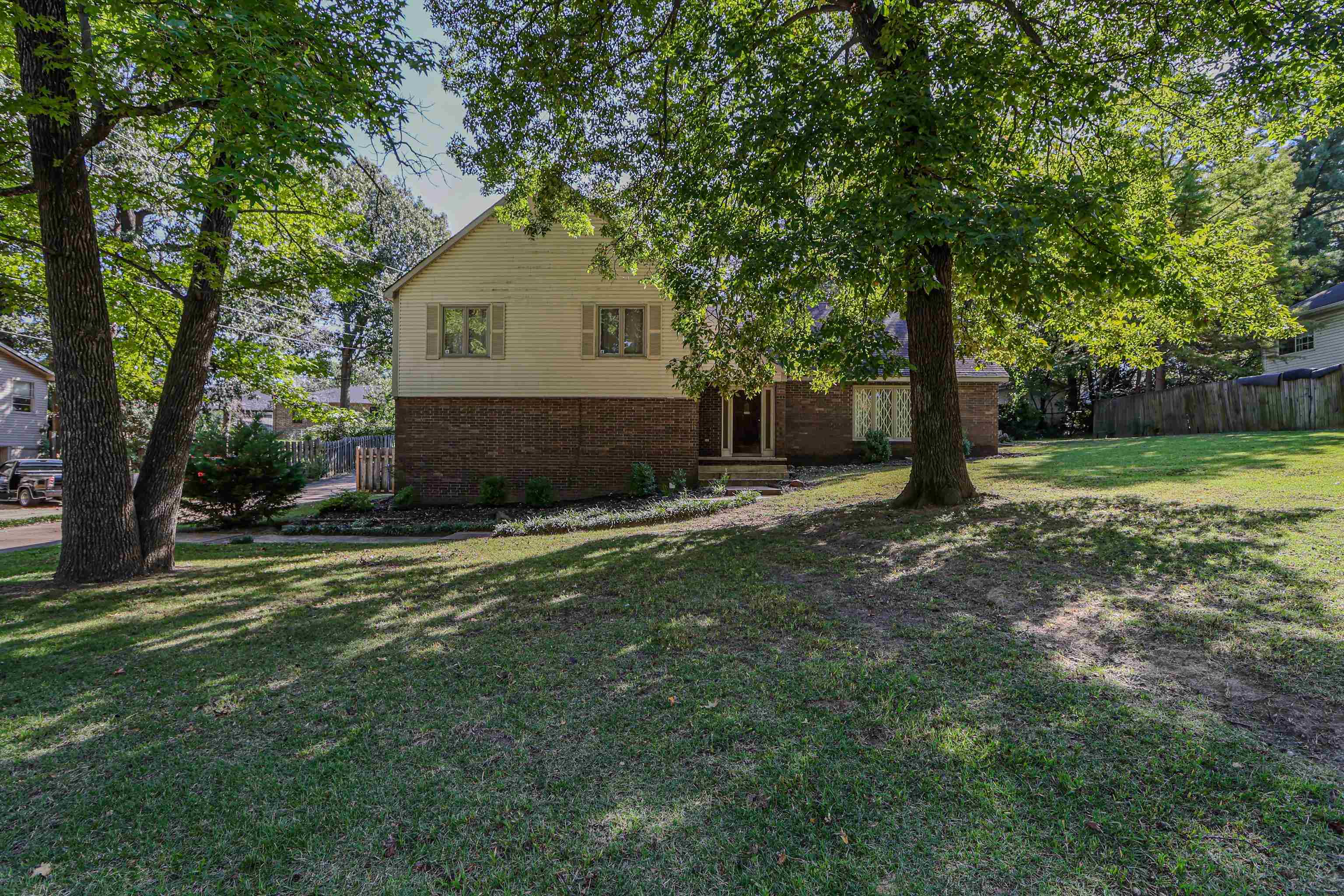 2318  Redbud Dr  Jonesboro, AR