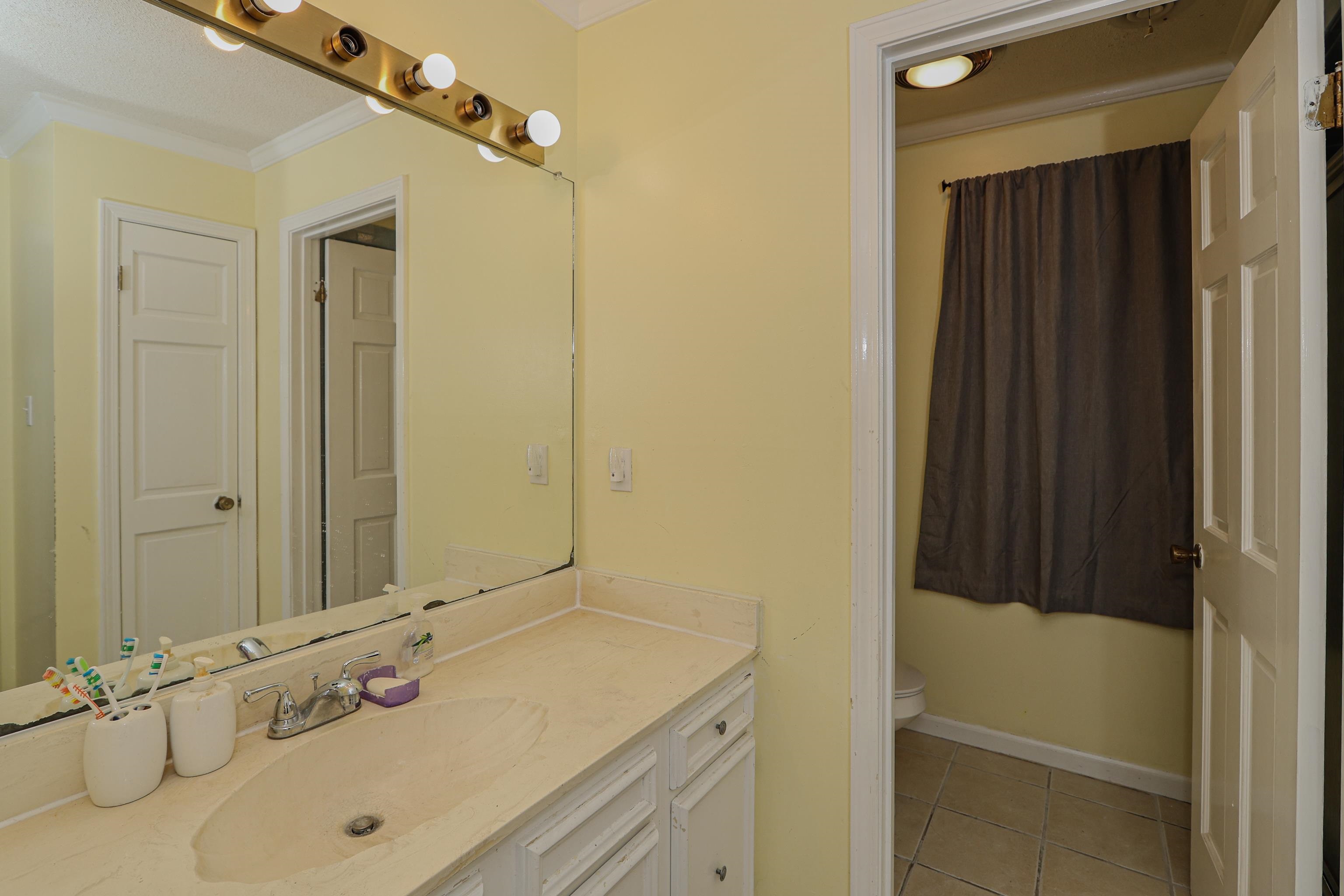 2318  Redbud Dr  Jonesboro, AR