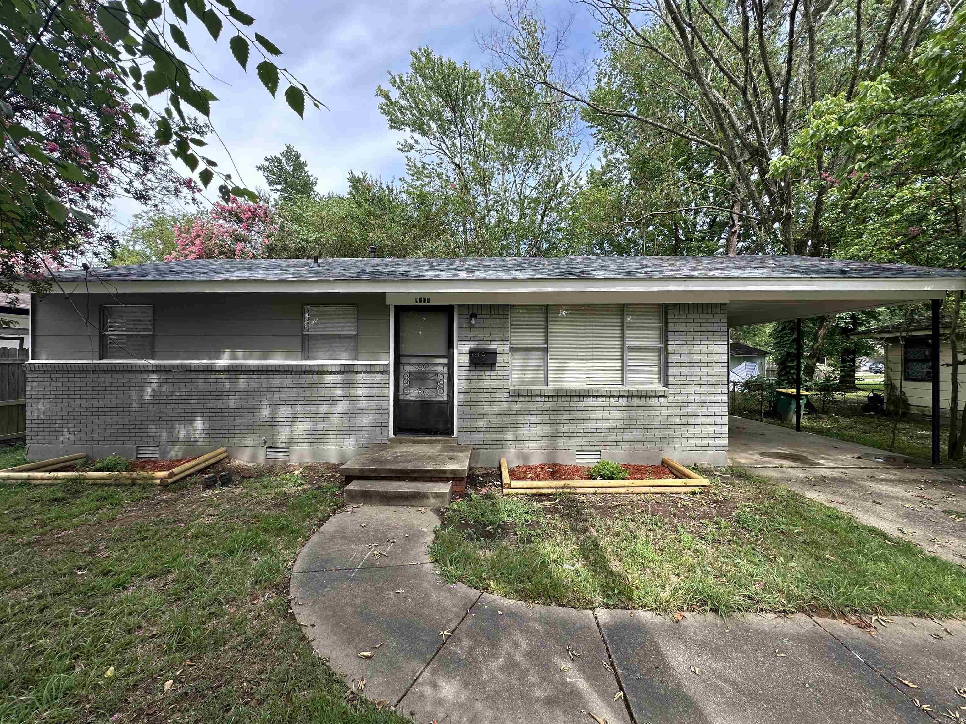 9205 Woodford Drive