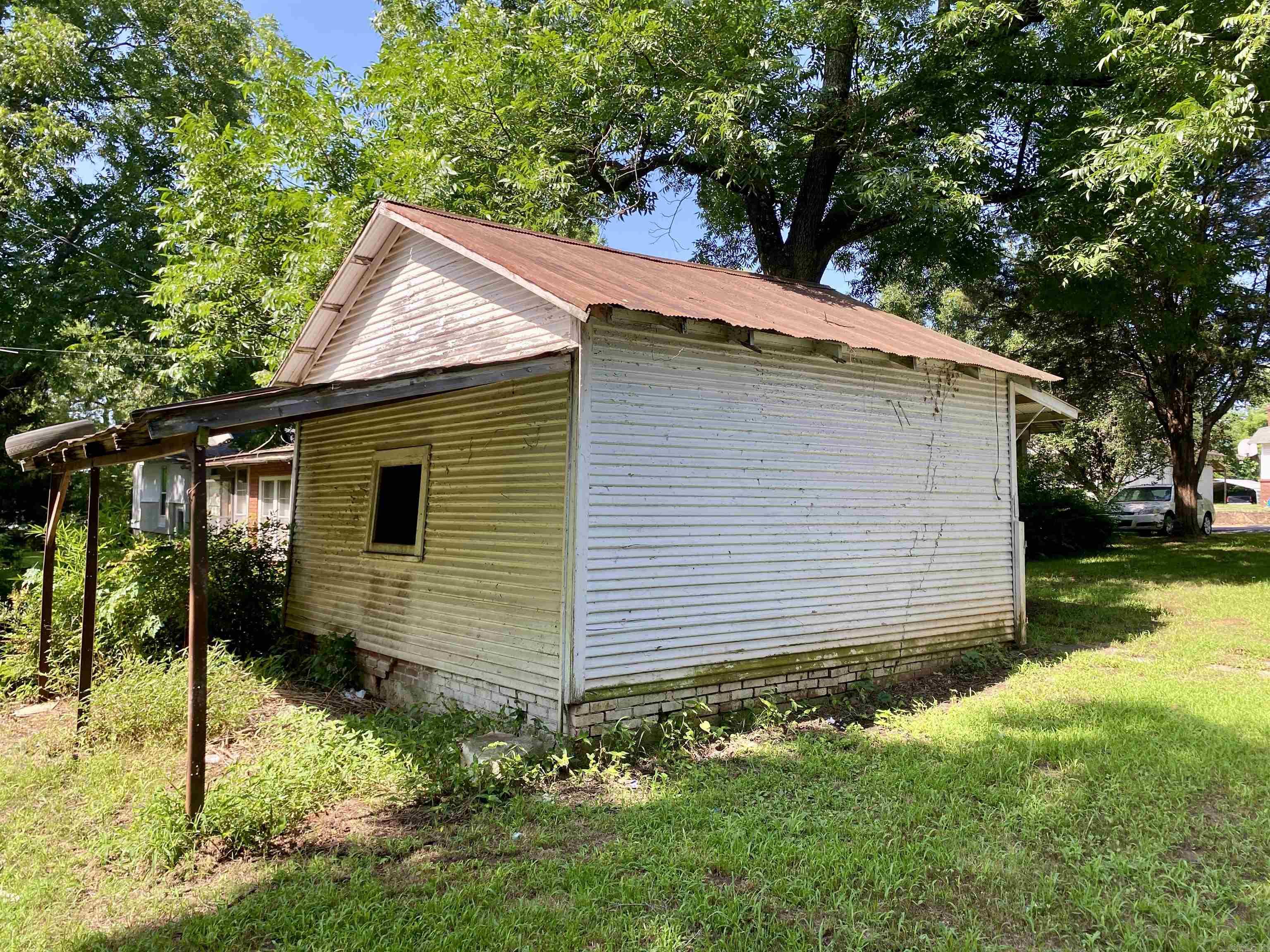 312 N Montgomery St  Clarksville, AR
