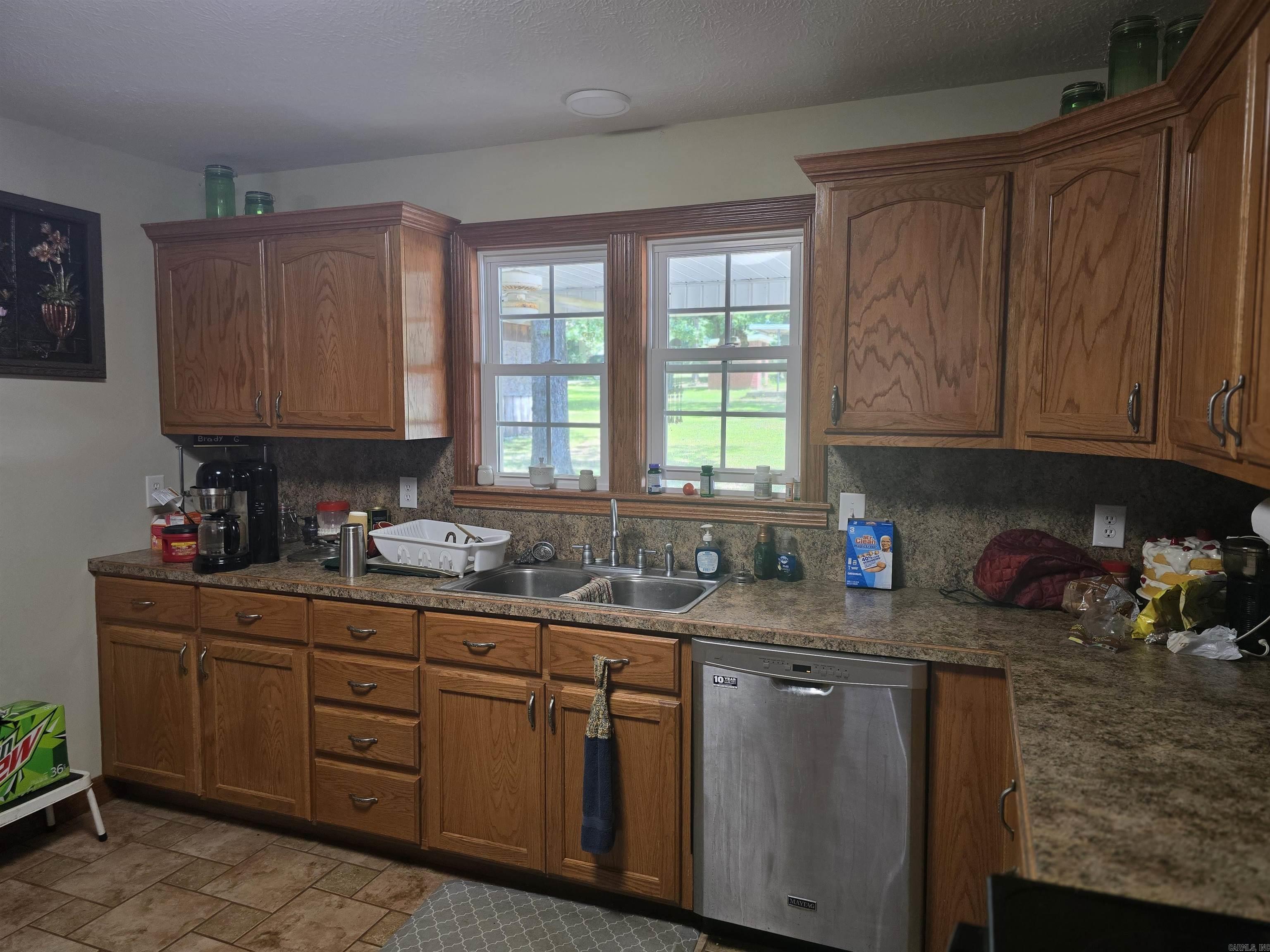 9076 EDGEMONT Road Greers Ferry, AR 72067