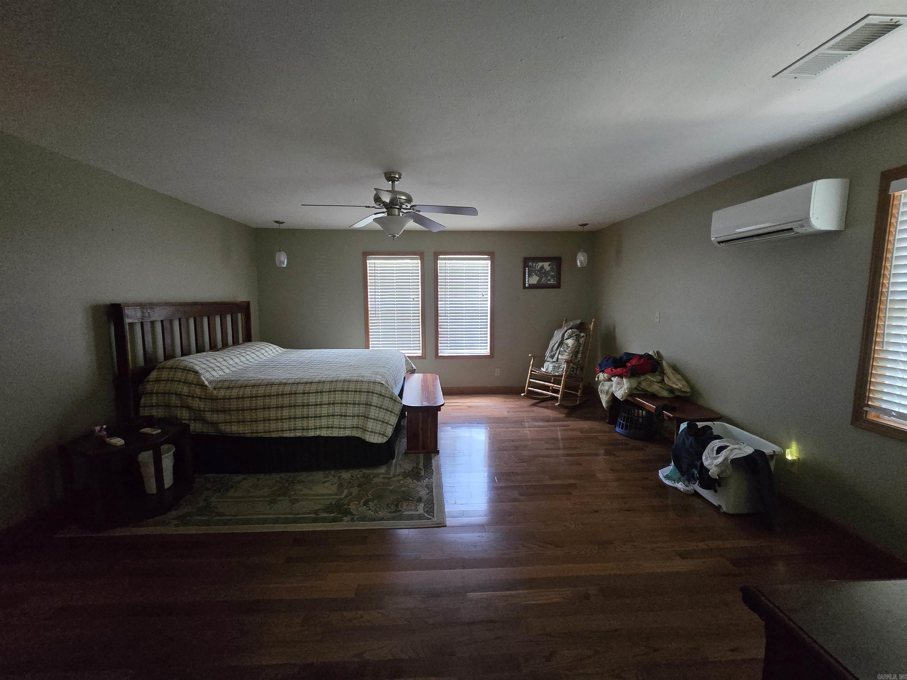 9076 EDGEMONT Road Greers Ferry, AR 72067