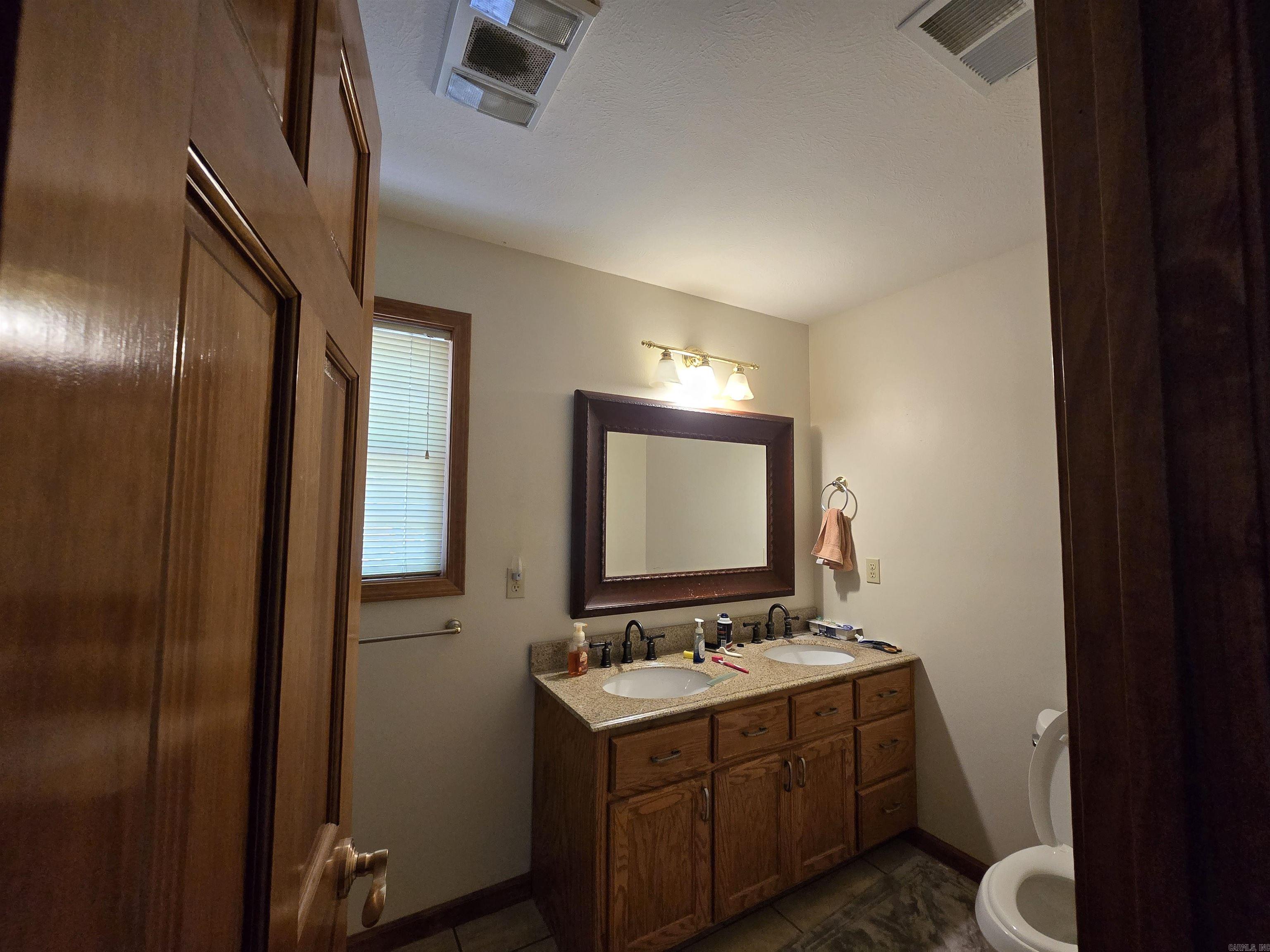 9076 EDGEMONT Road Greers Ferry, AR 72067