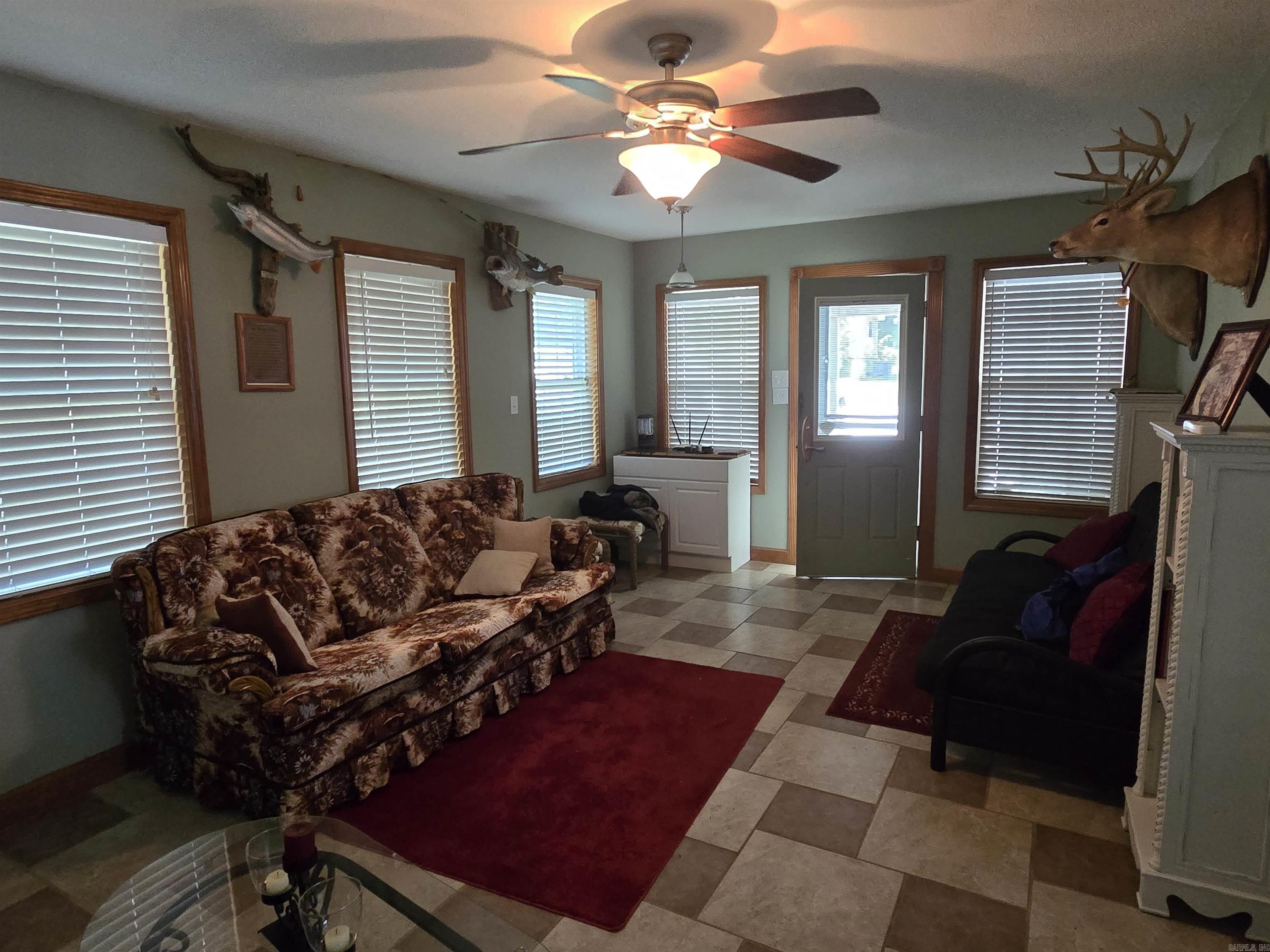 9076 EDGEMONT Road Greers Ferry, AR 72067